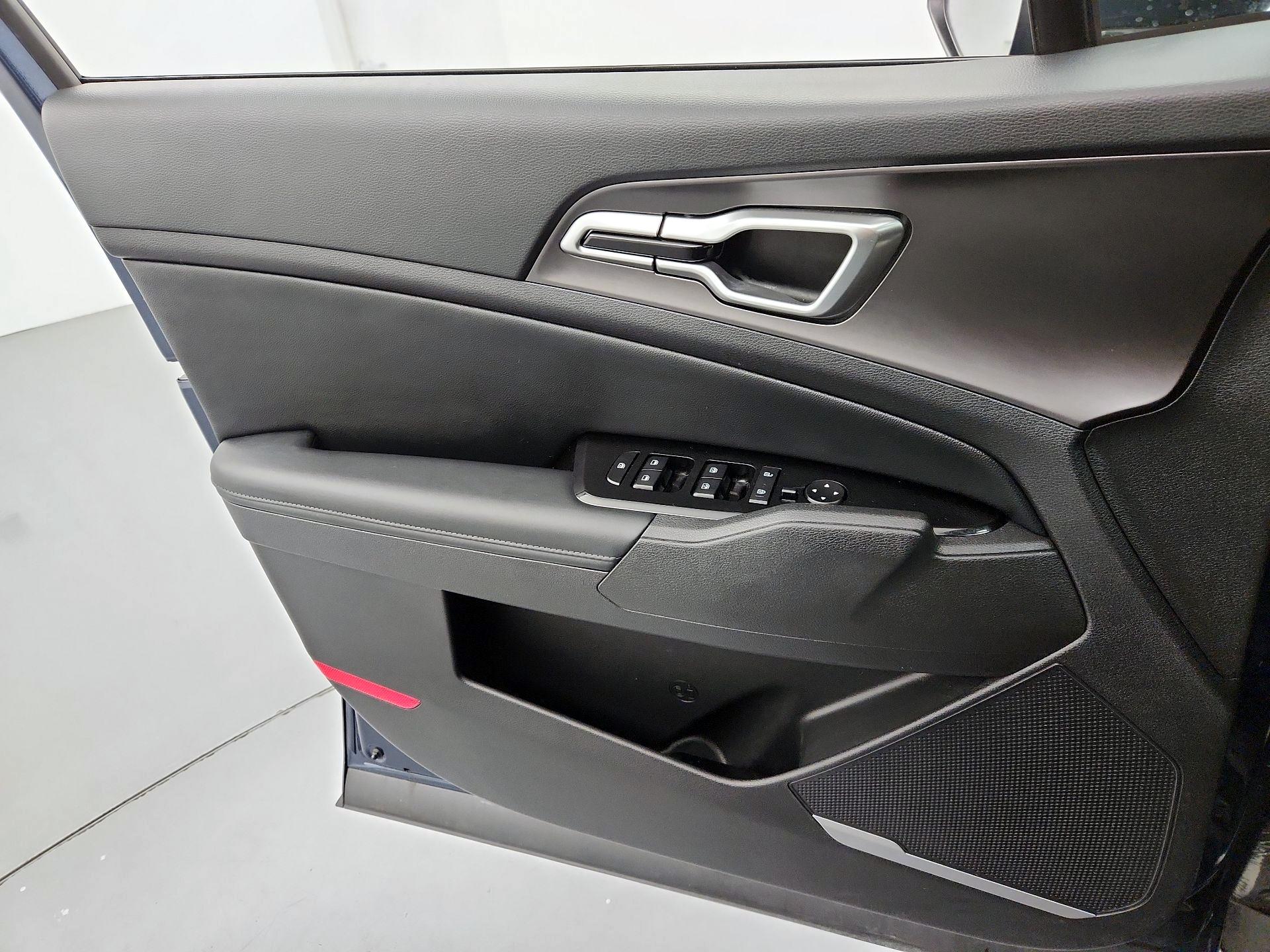 Thumbnail: 2023 Kia Sportage - 12