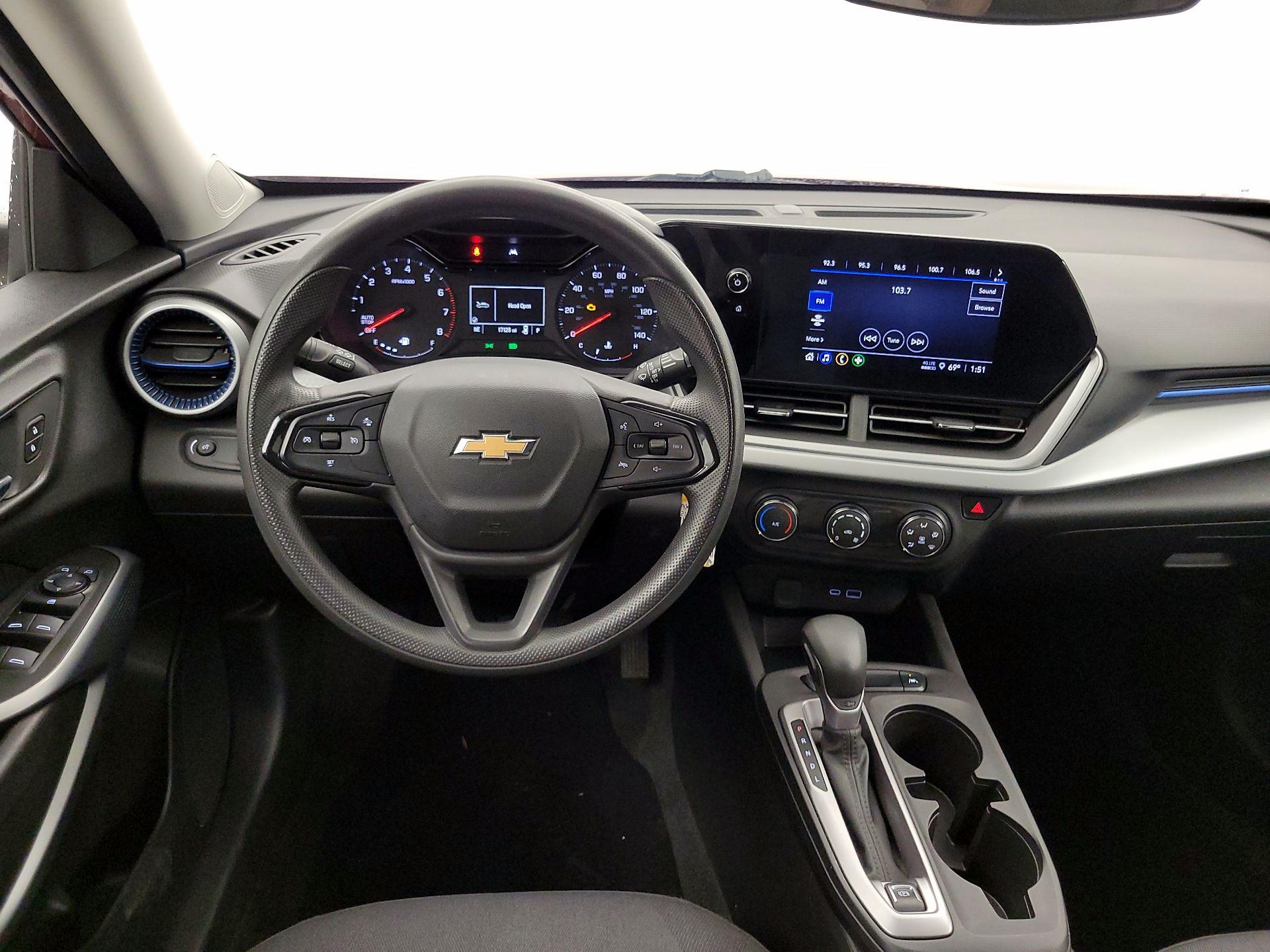 Thumbnail: 2024 Chevrolet Trax - 10