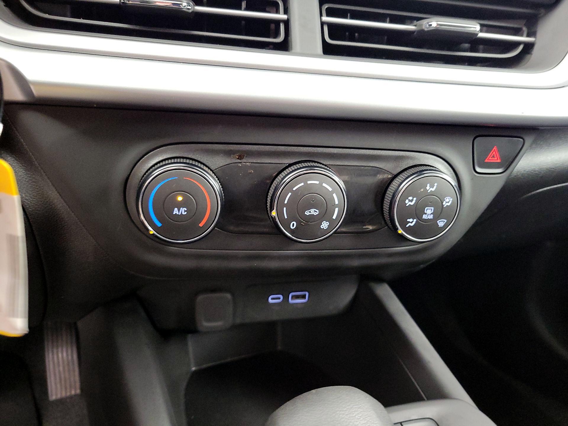 Thumbnail: 2024 Chevrolet Trax - 16