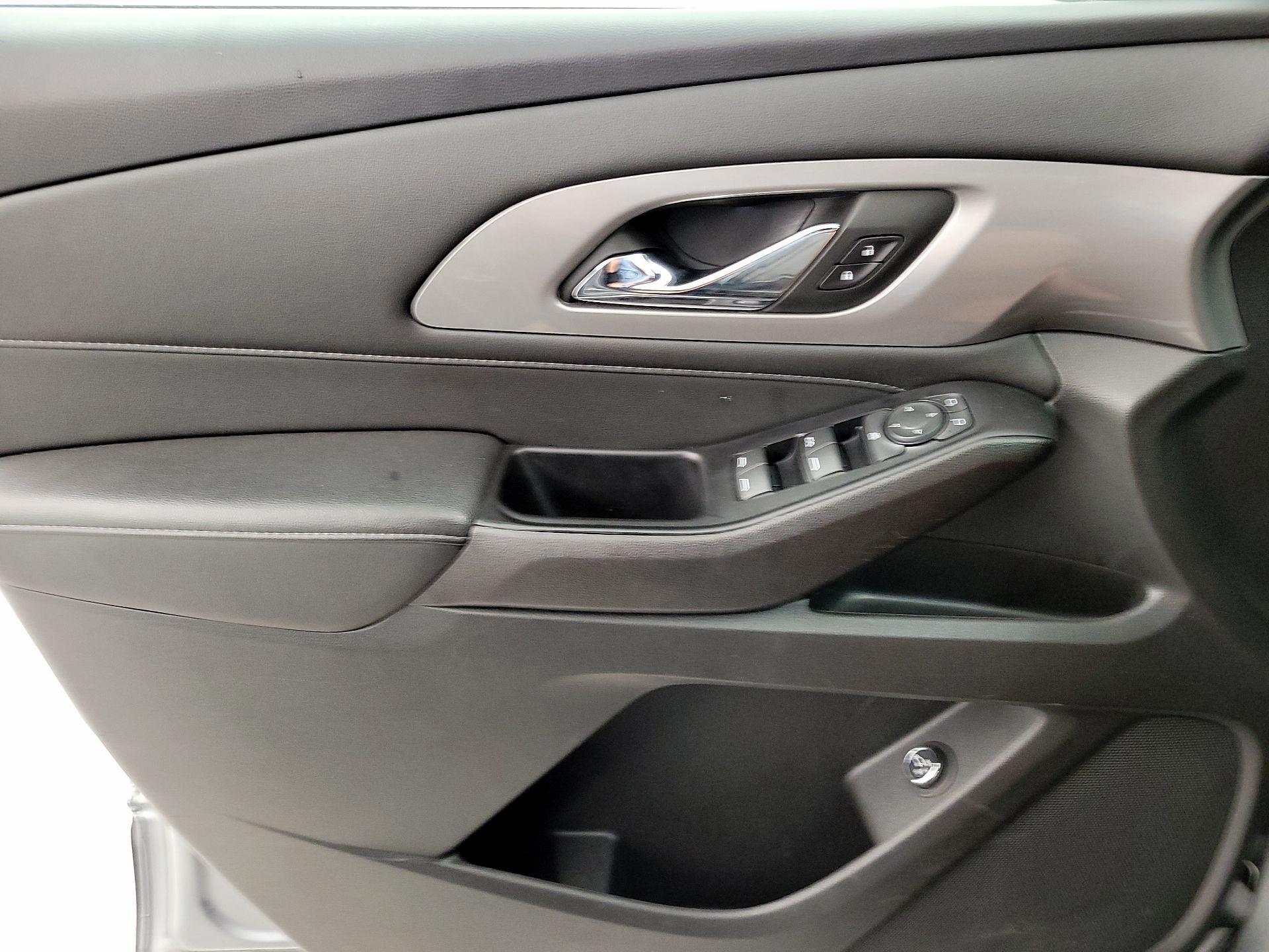 Thumbnail: 2023 Chevrolet Traverse - 12