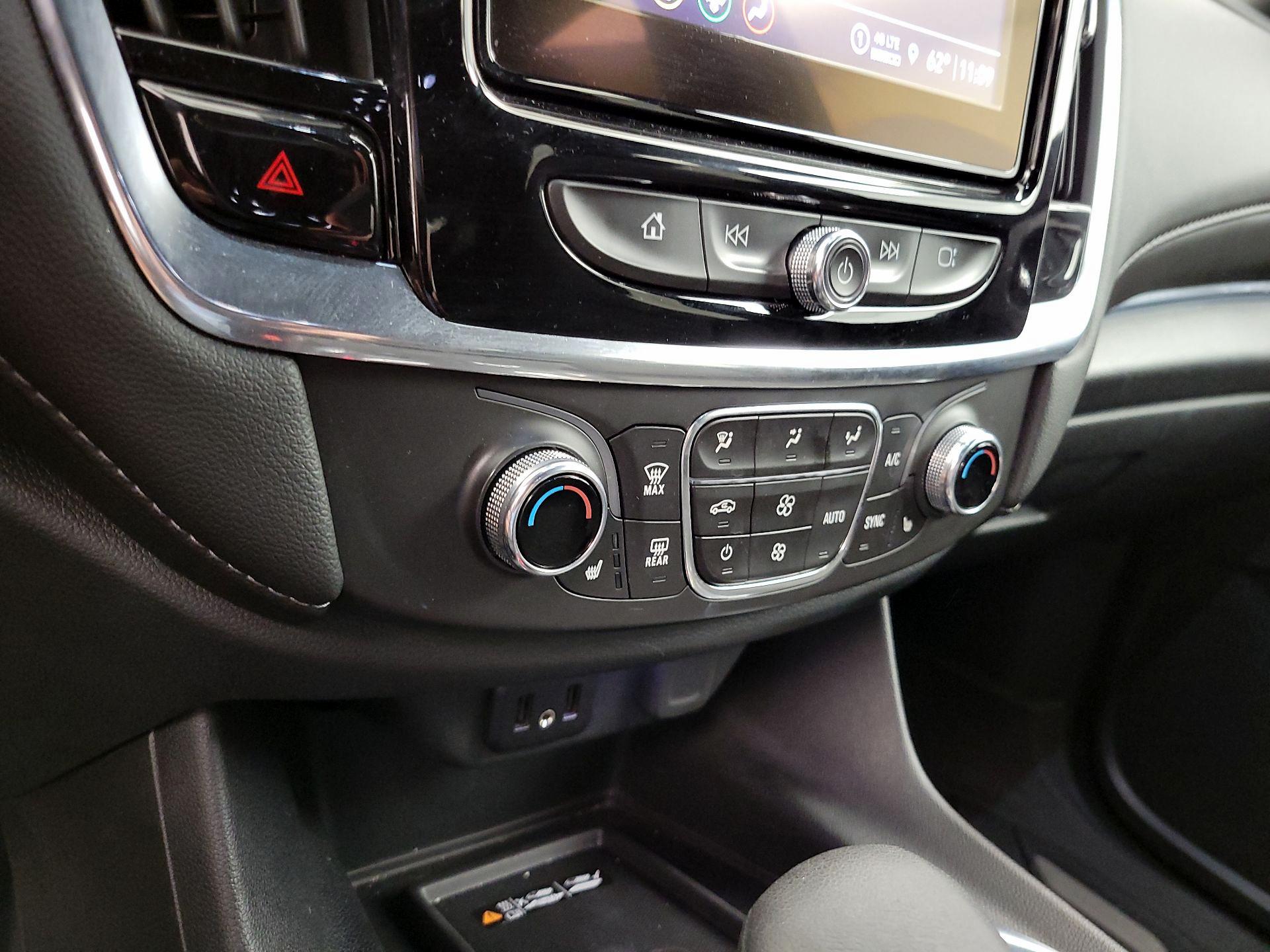 Thumbnail: 2023 Chevrolet Traverse - 16