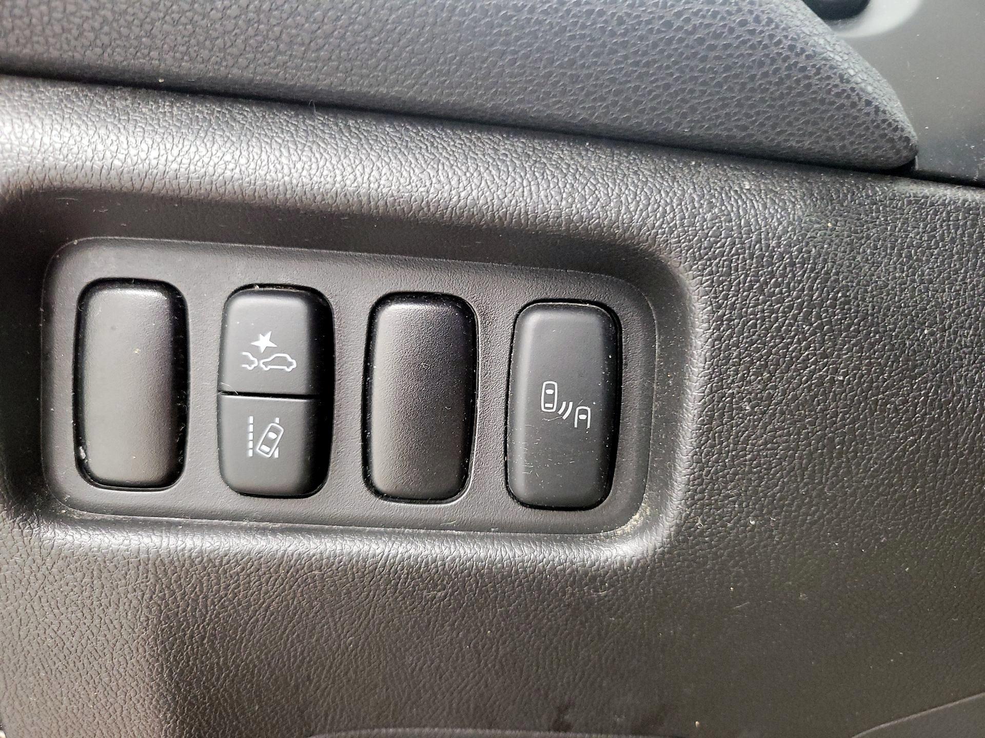 Thumbnail: 2021 Mitsubishi Outlander Sport - 13