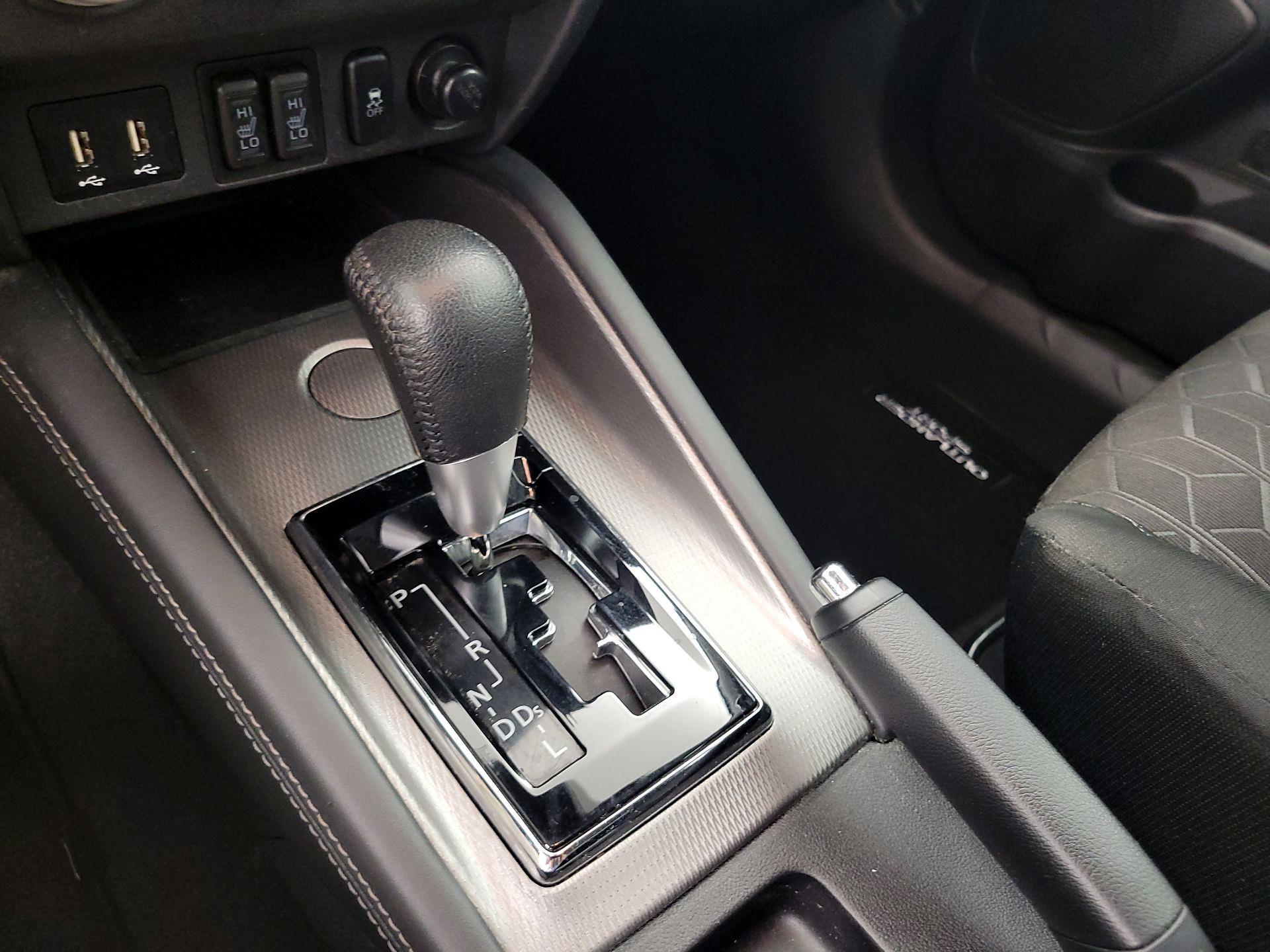 Thumbnail: 2021 Mitsubishi Outlander Sport - 17