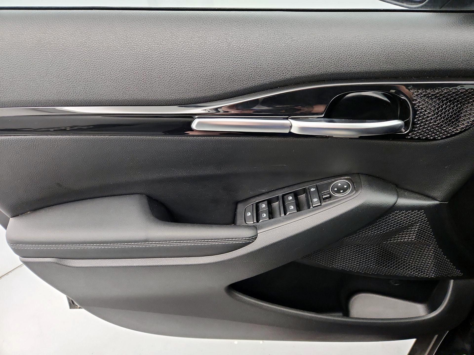 Thumbnail: 2023 Kia Seltos - 12