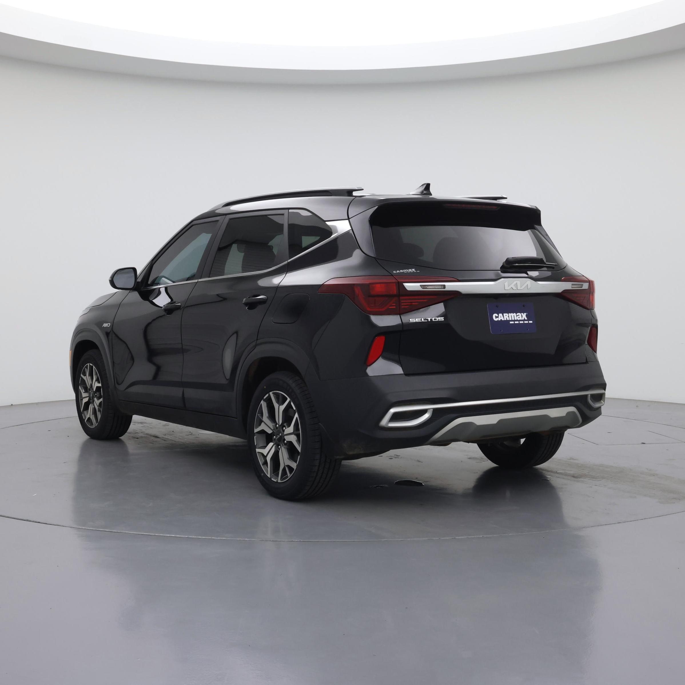 Thumbnail: 2023 Kia Seltos - 2