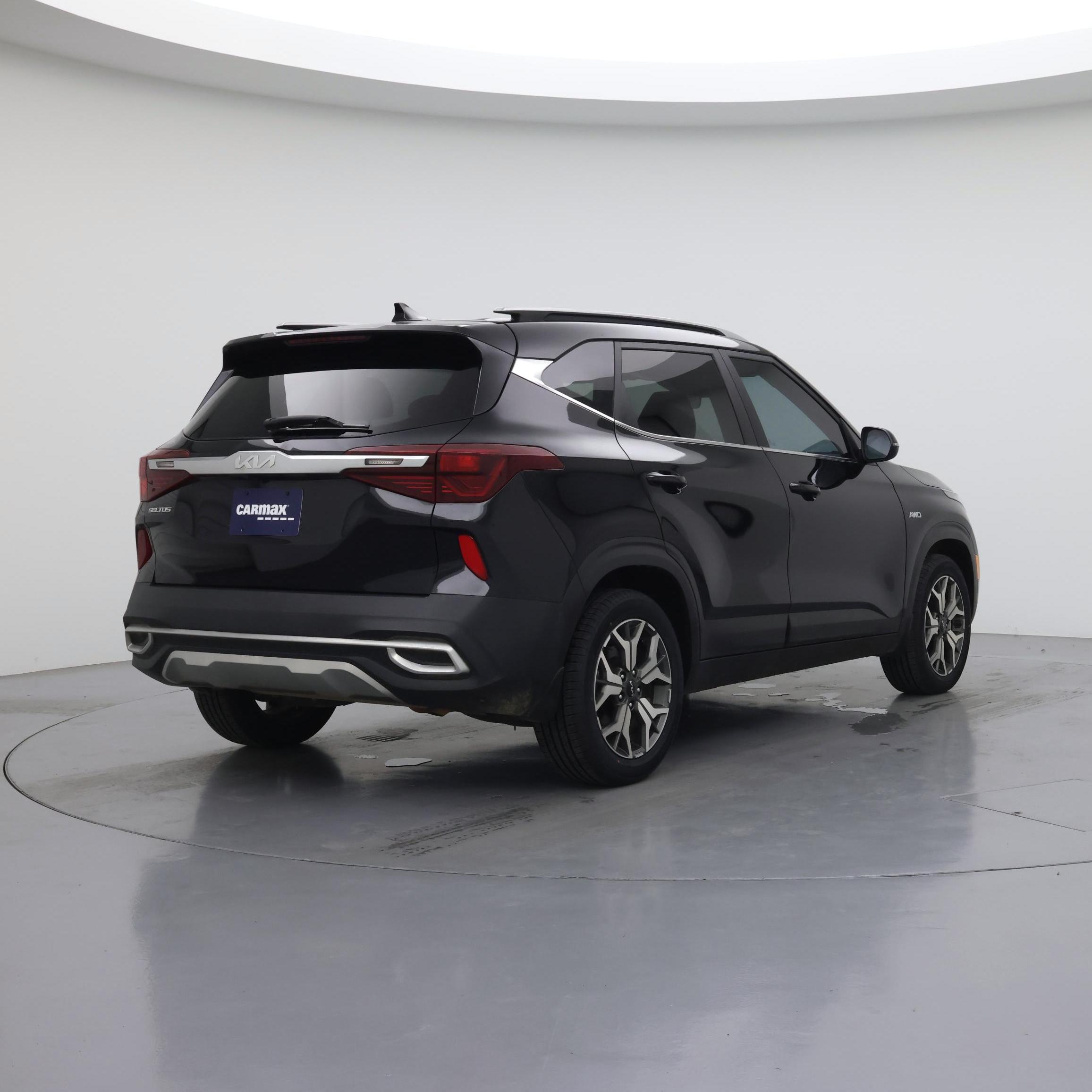 Thumbnail: 2023 Kia Seltos - 8