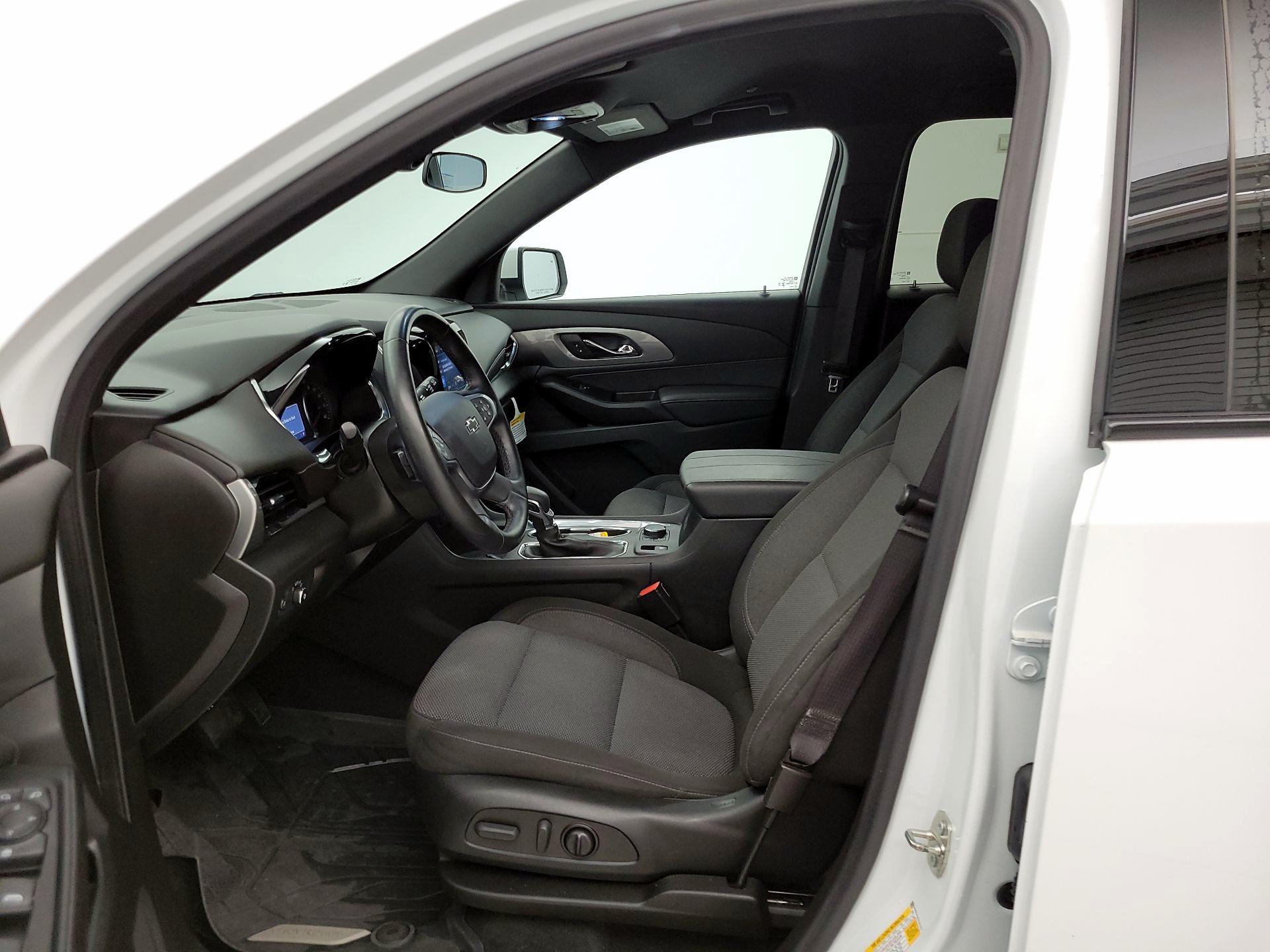 Thumbnail: 2023 Chevrolet Traverse - 11