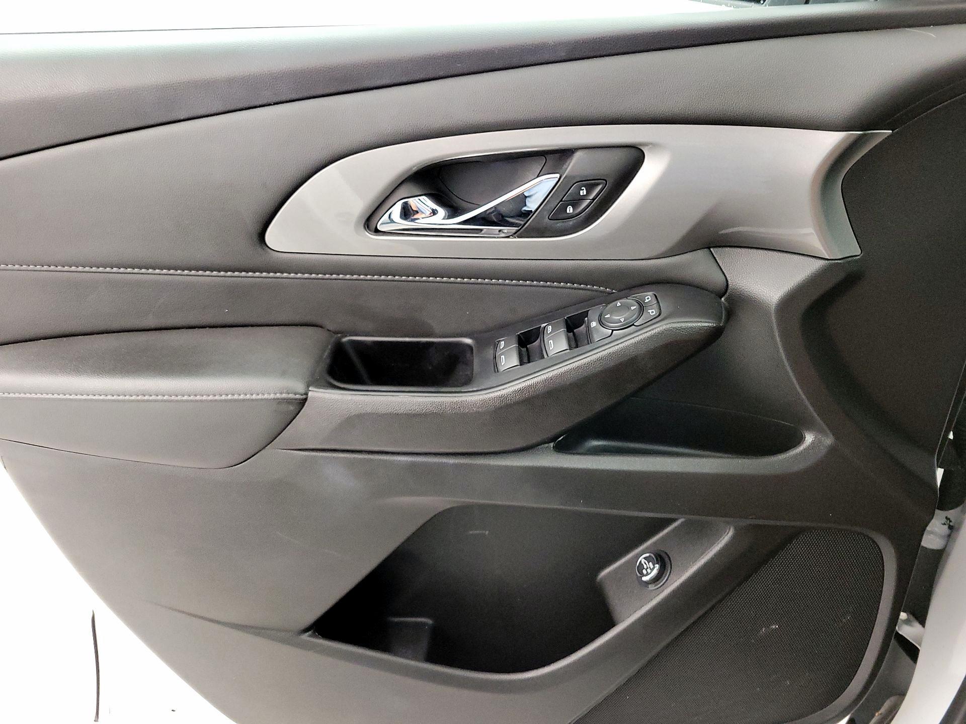 Thumbnail: 2023 Chevrolet Traverse - 12