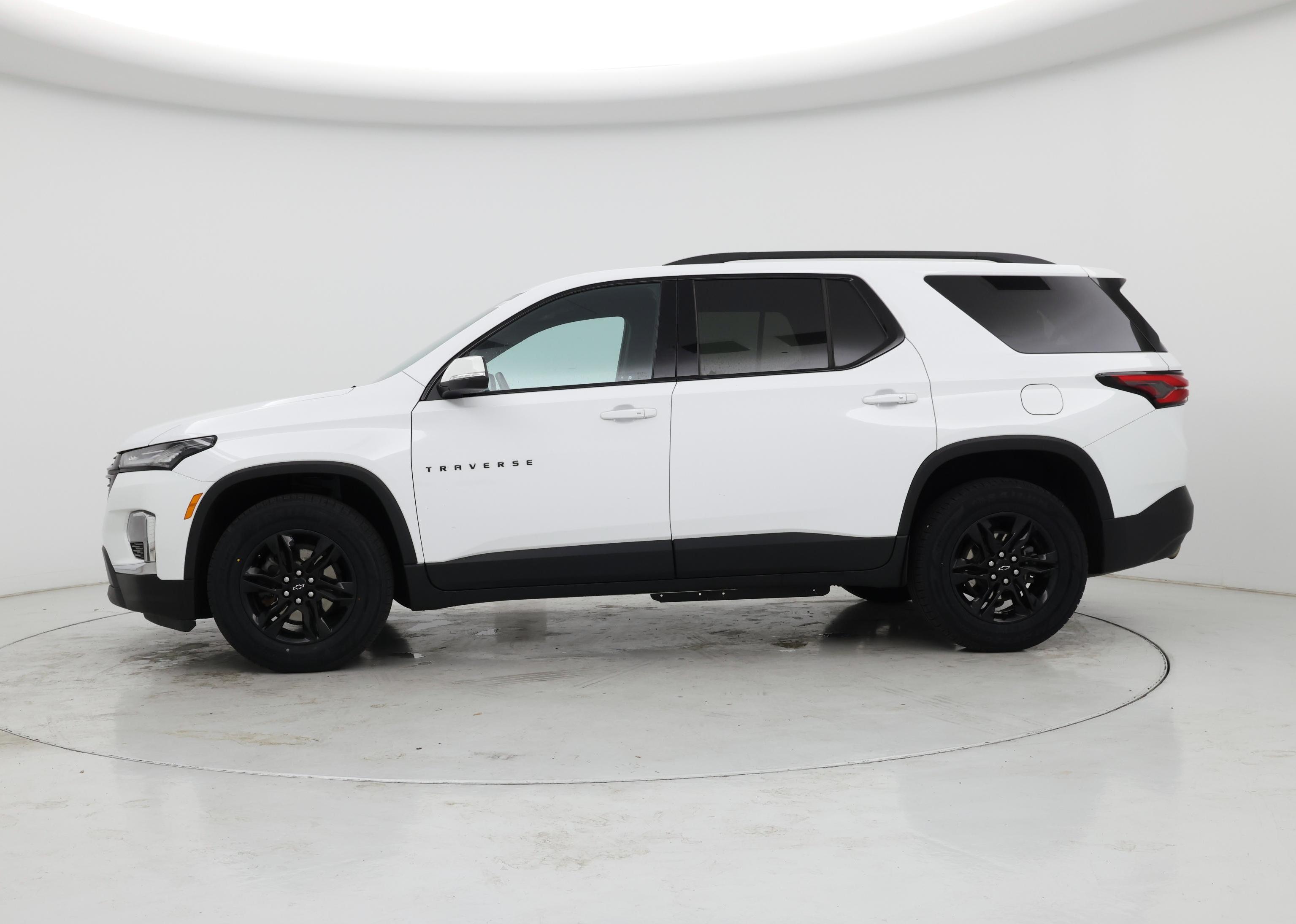 Thumbnail: 2023 Chevrolet Traverse - 3