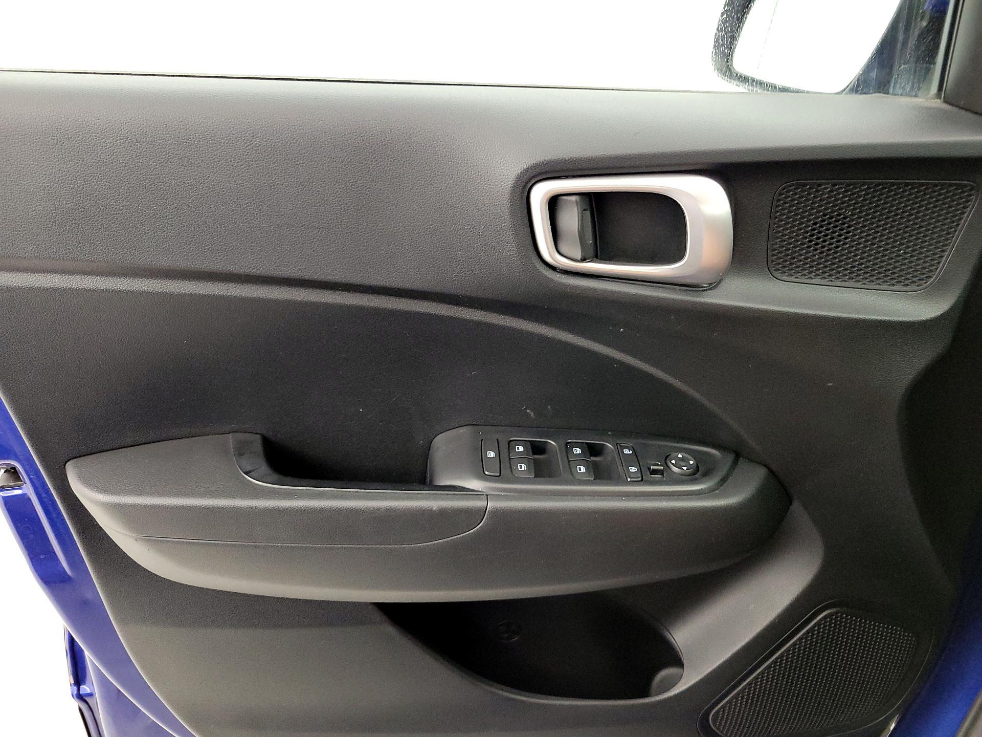 Thumbnail: 2023 Hyundai Venue - 12