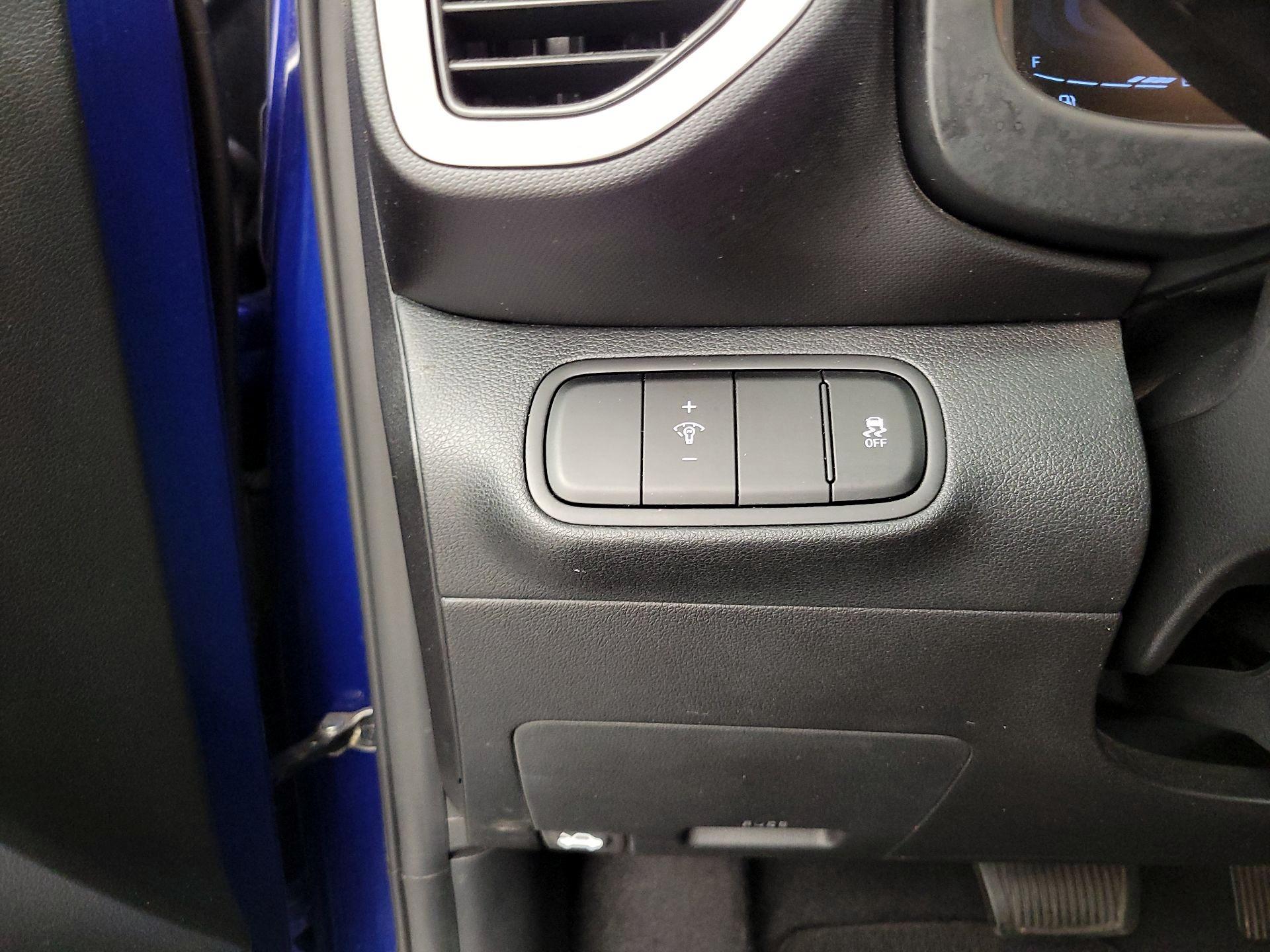 Thumbnail: 2023 Hyundai Venue - 13