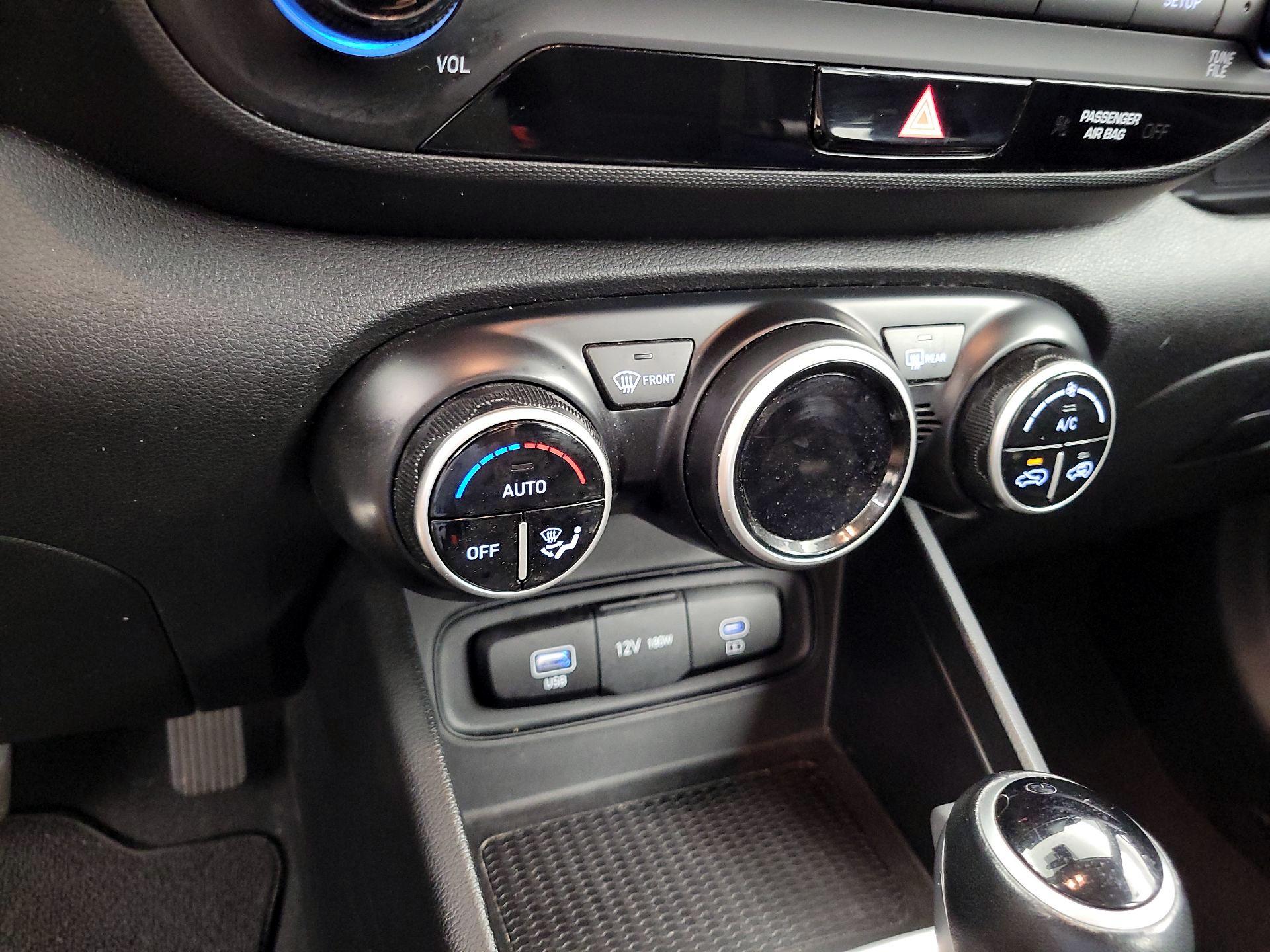 Thumbnail: 2023 Hyundai Venue - 16