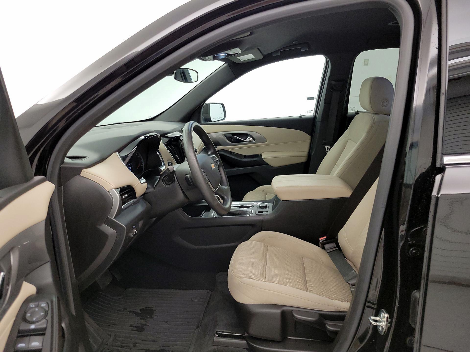 Thumbnail: 2023 Chevrolet Traverse - 11