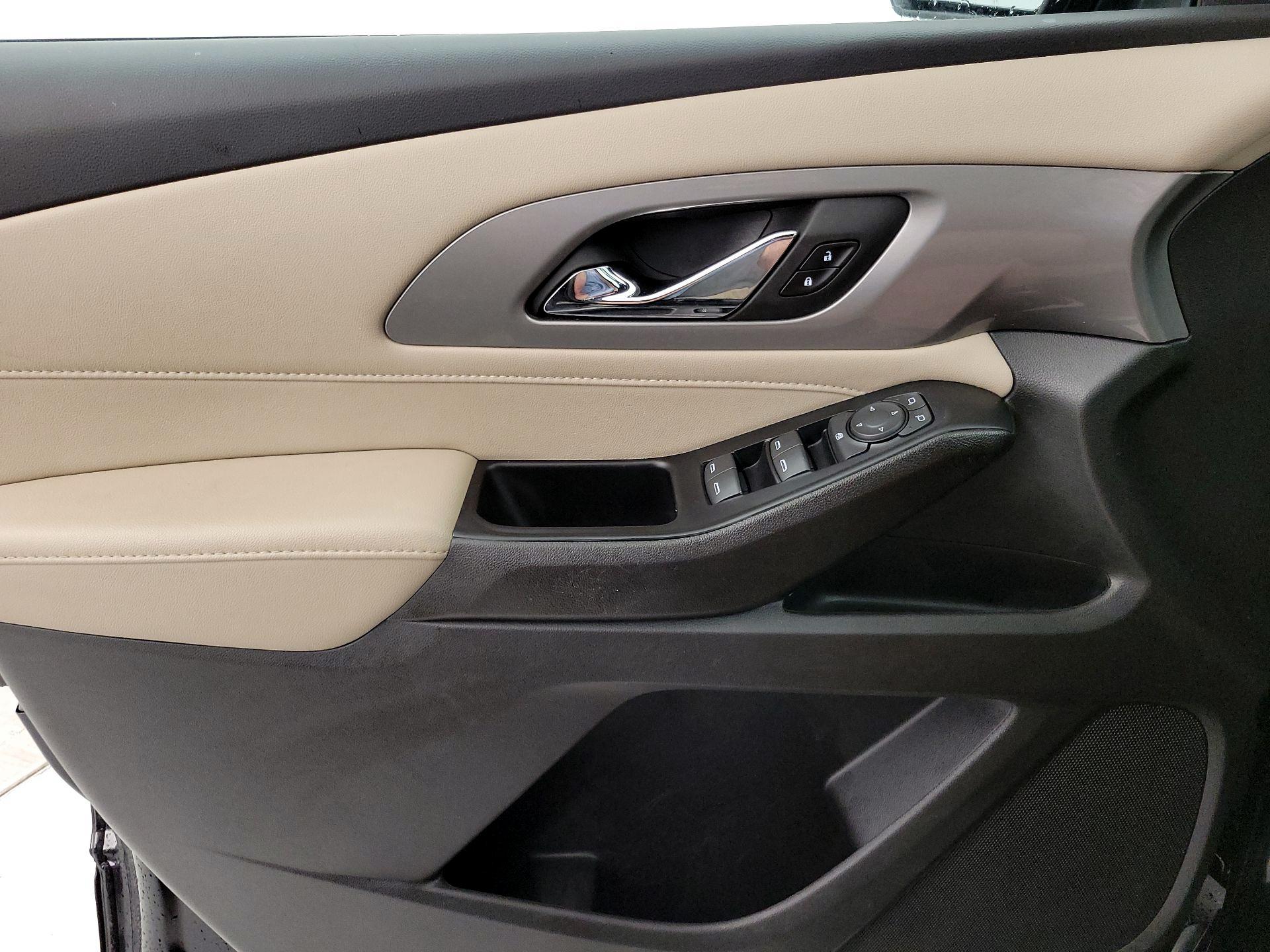 Thumbnail: 2023 Chevrolet Traverse - 12