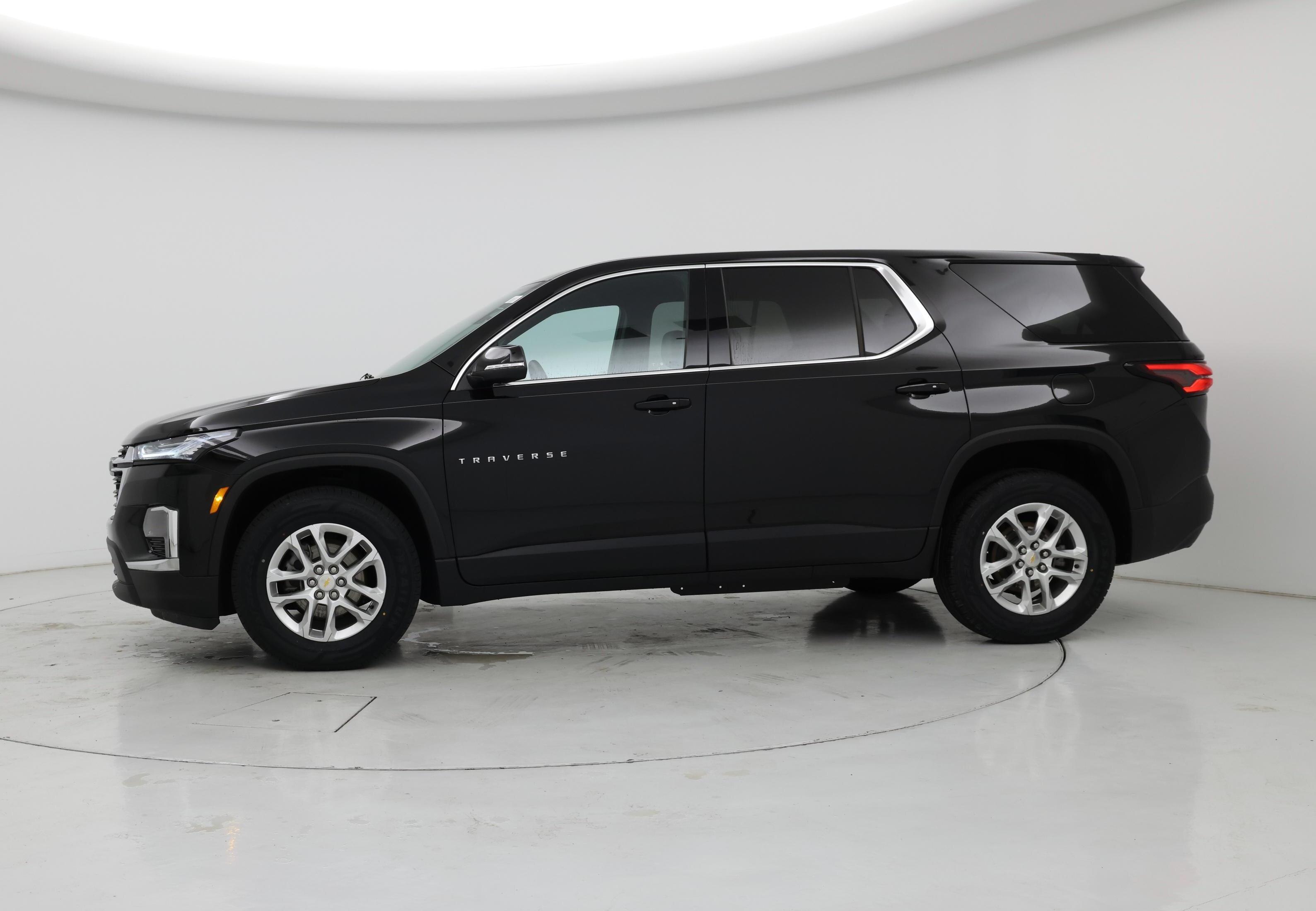 Thumbnail: 2023 Chevrolet Traverse - 3