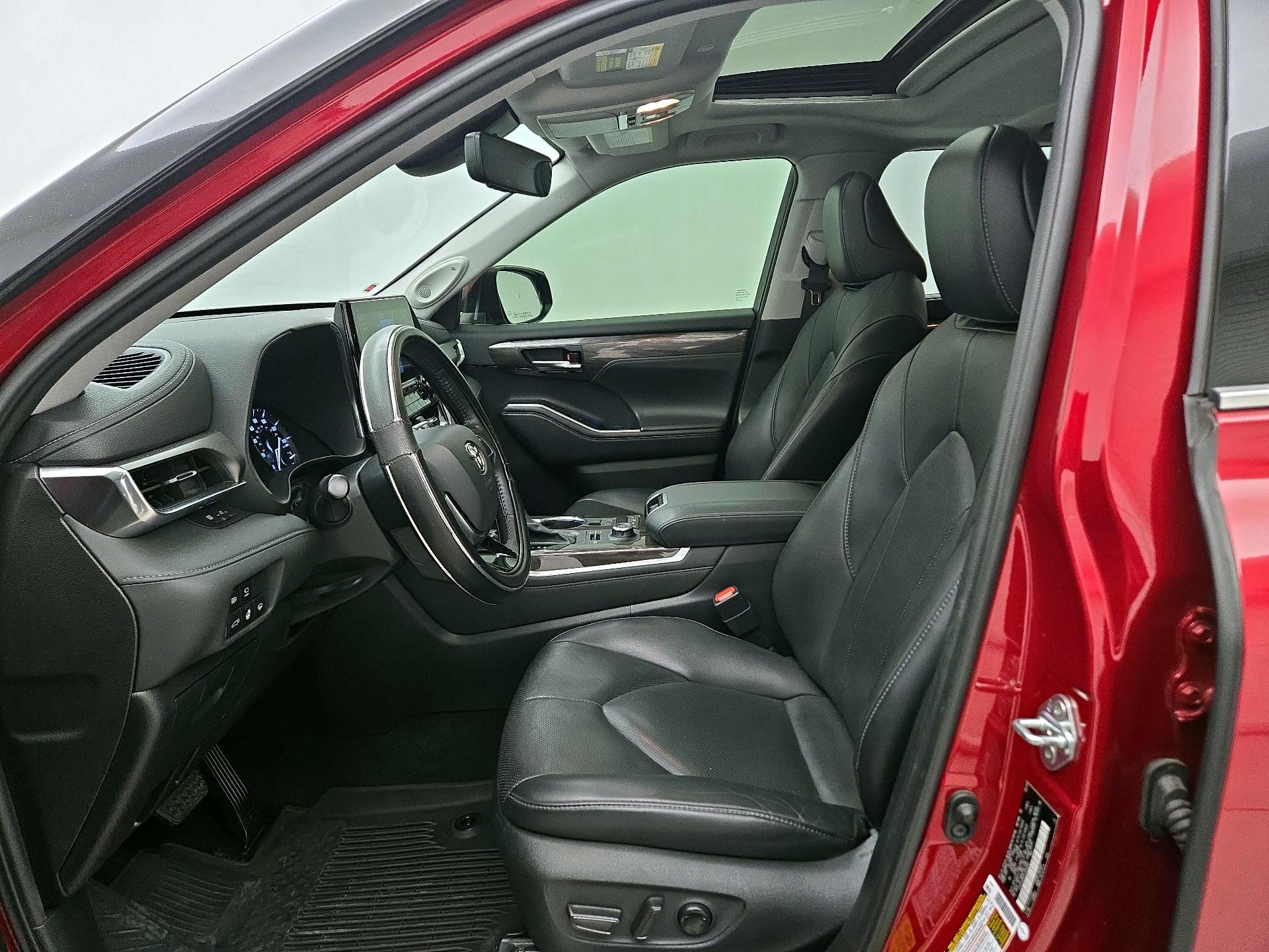 Thumbnail: 2020 Toyota Highlander - 11