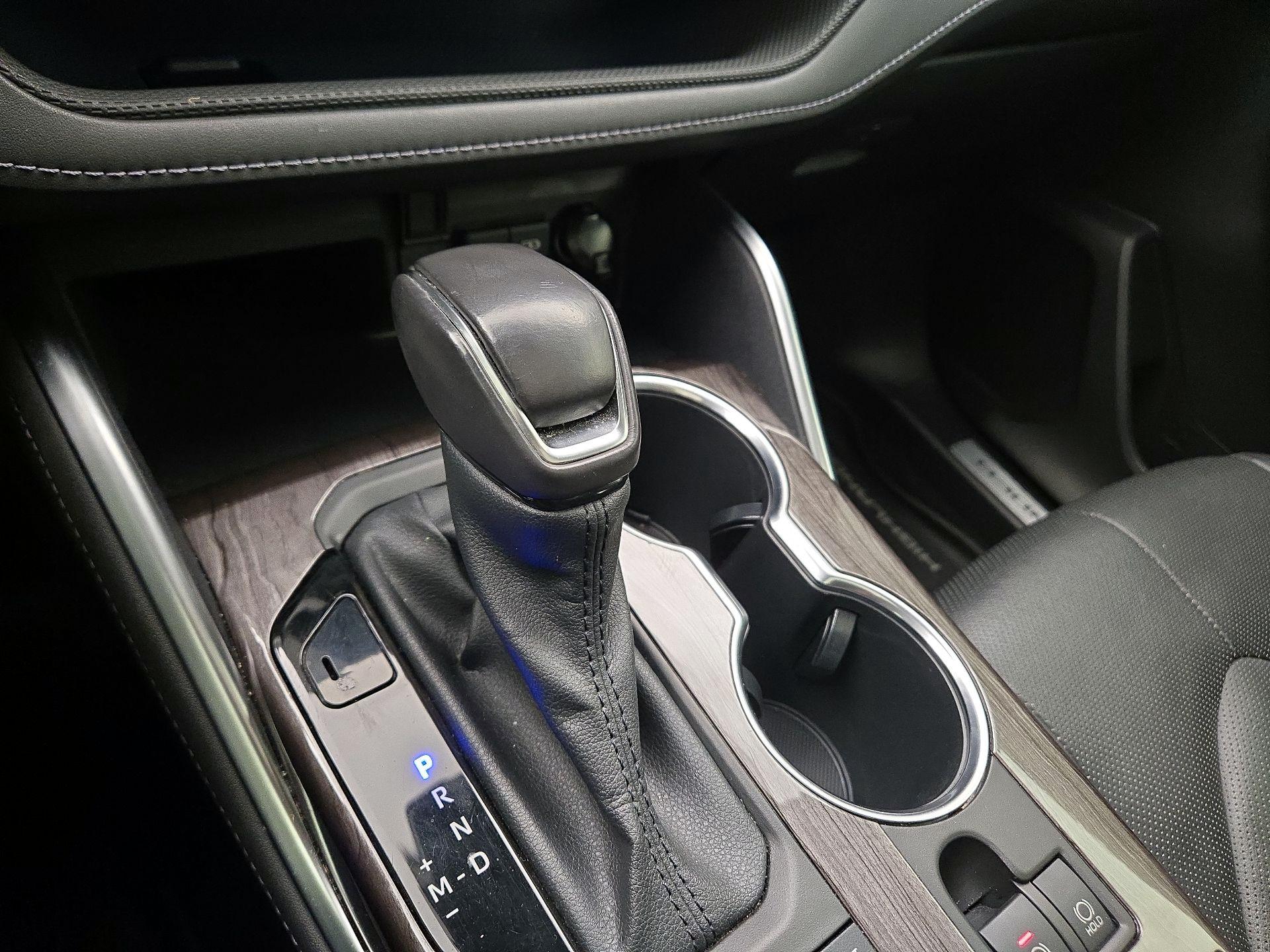 Thumbnail: 2020 Toyota Highlander - 18