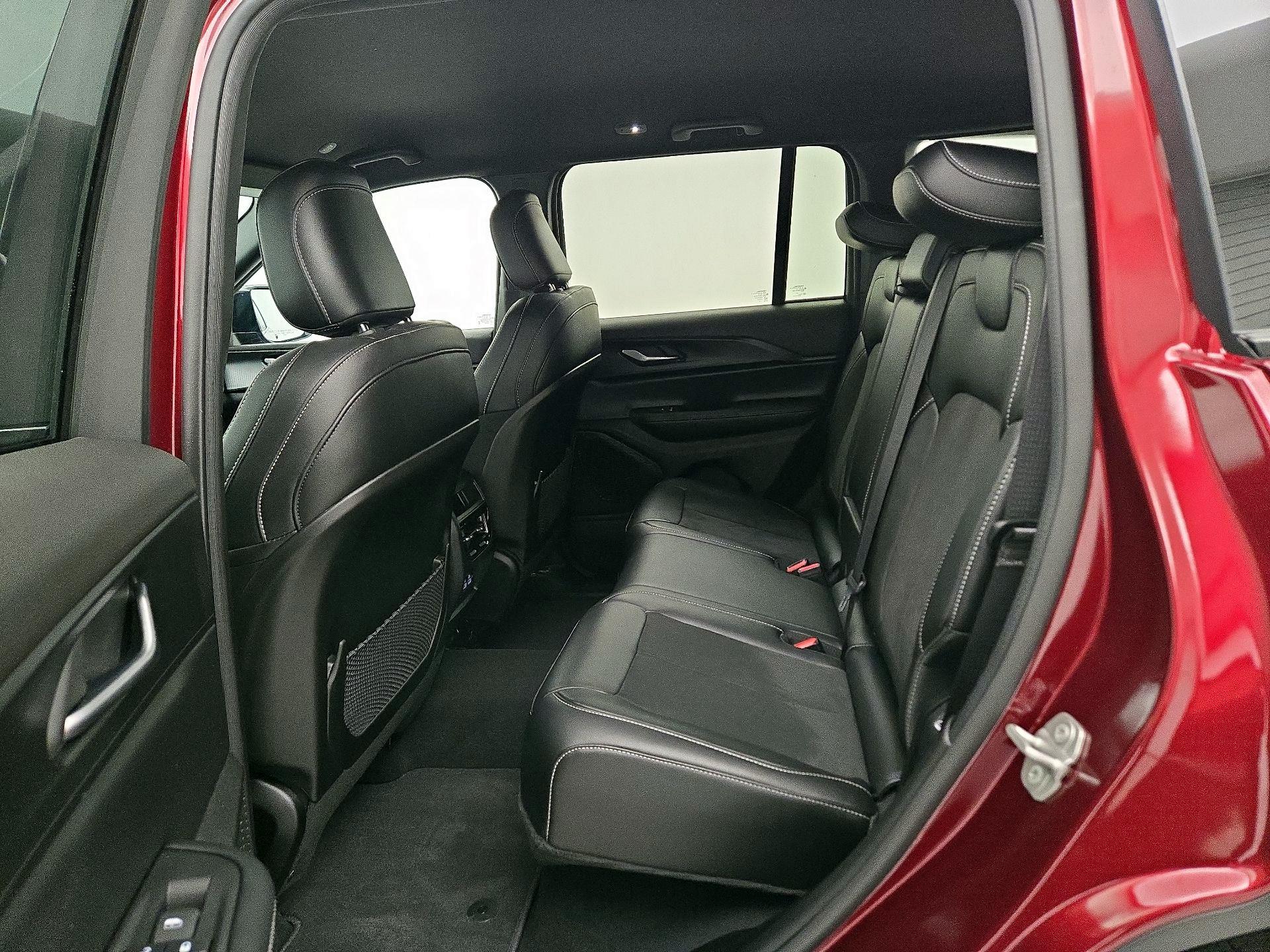 Thumbnail: 2024 Jeep Grand Cherokee - 19