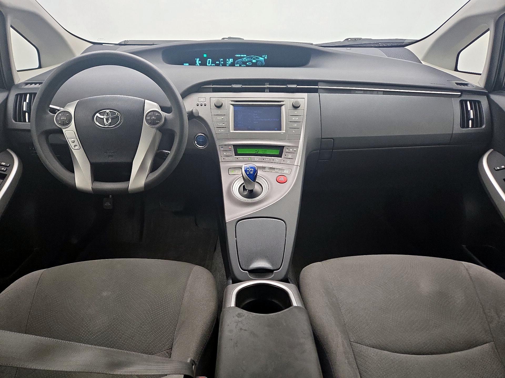 Thumbnail: 2015 Toyota Prius - 9