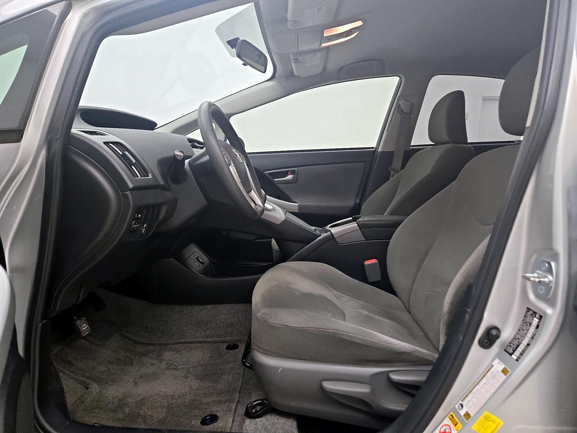 Thumbnail: 2015 Toyota Prius - 11