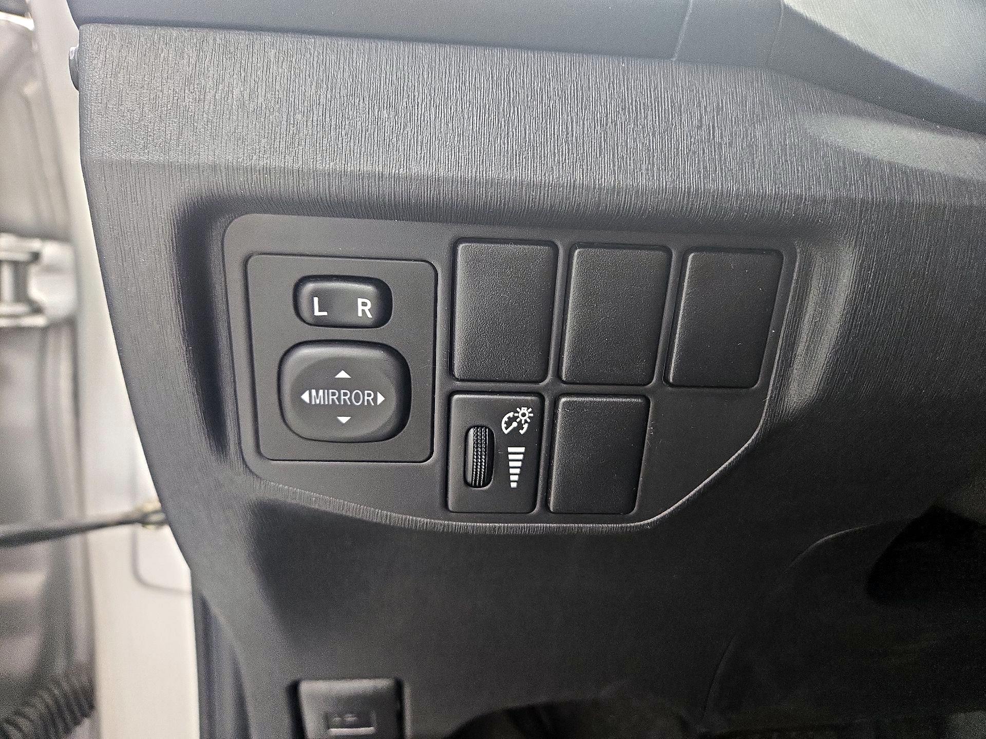 Thumbnail: 2015 Toyota Prius - 13