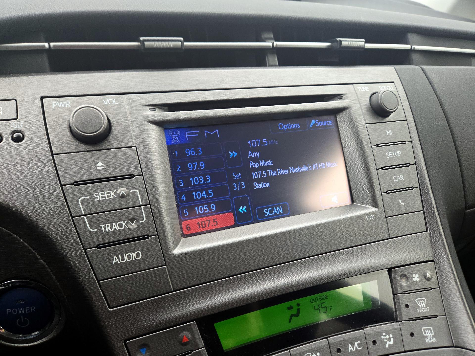 Thumbnail: 2015 Toyota Prius - 15