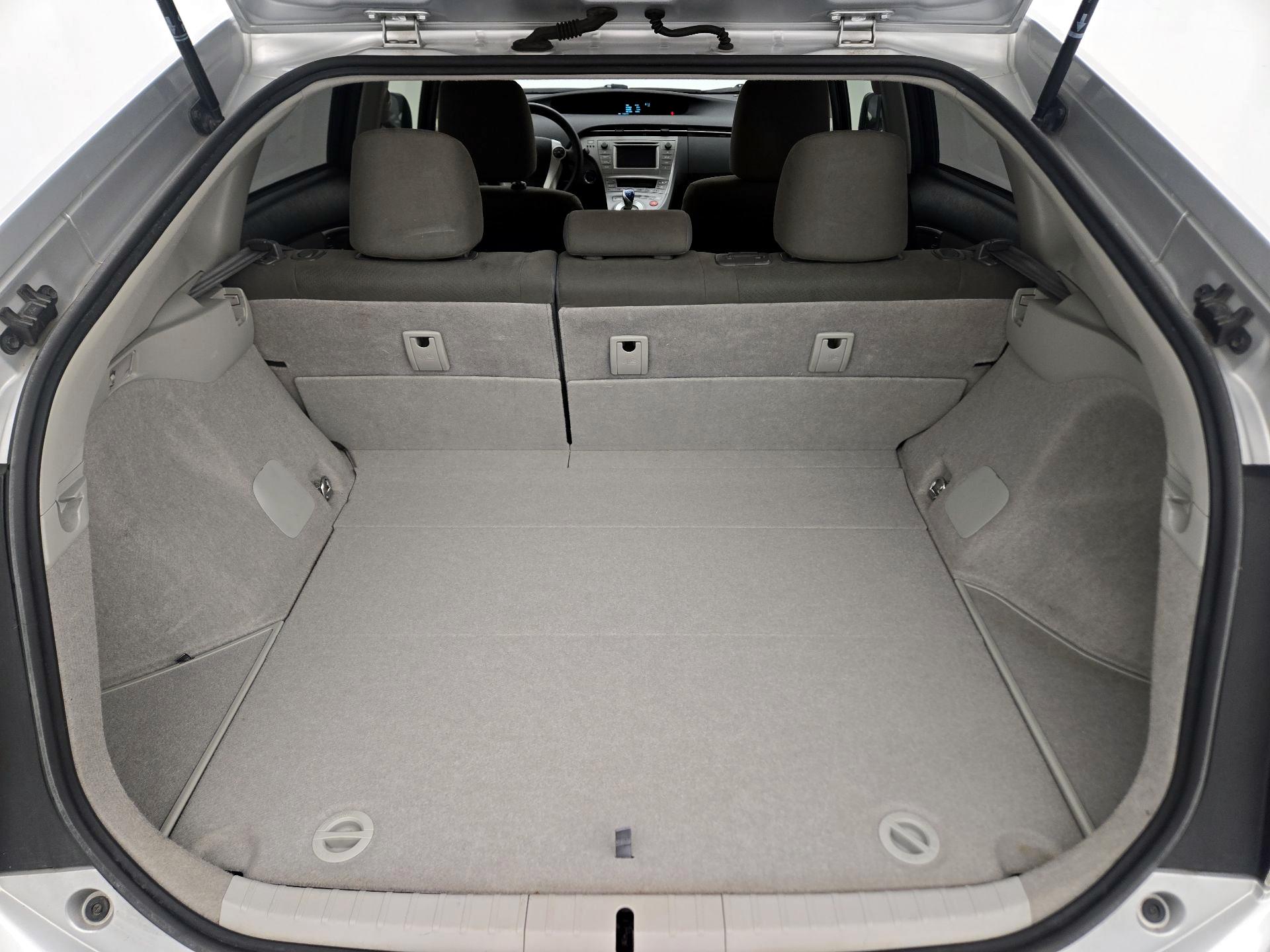 Thumbnail: 2015 Toyota Prius - 20