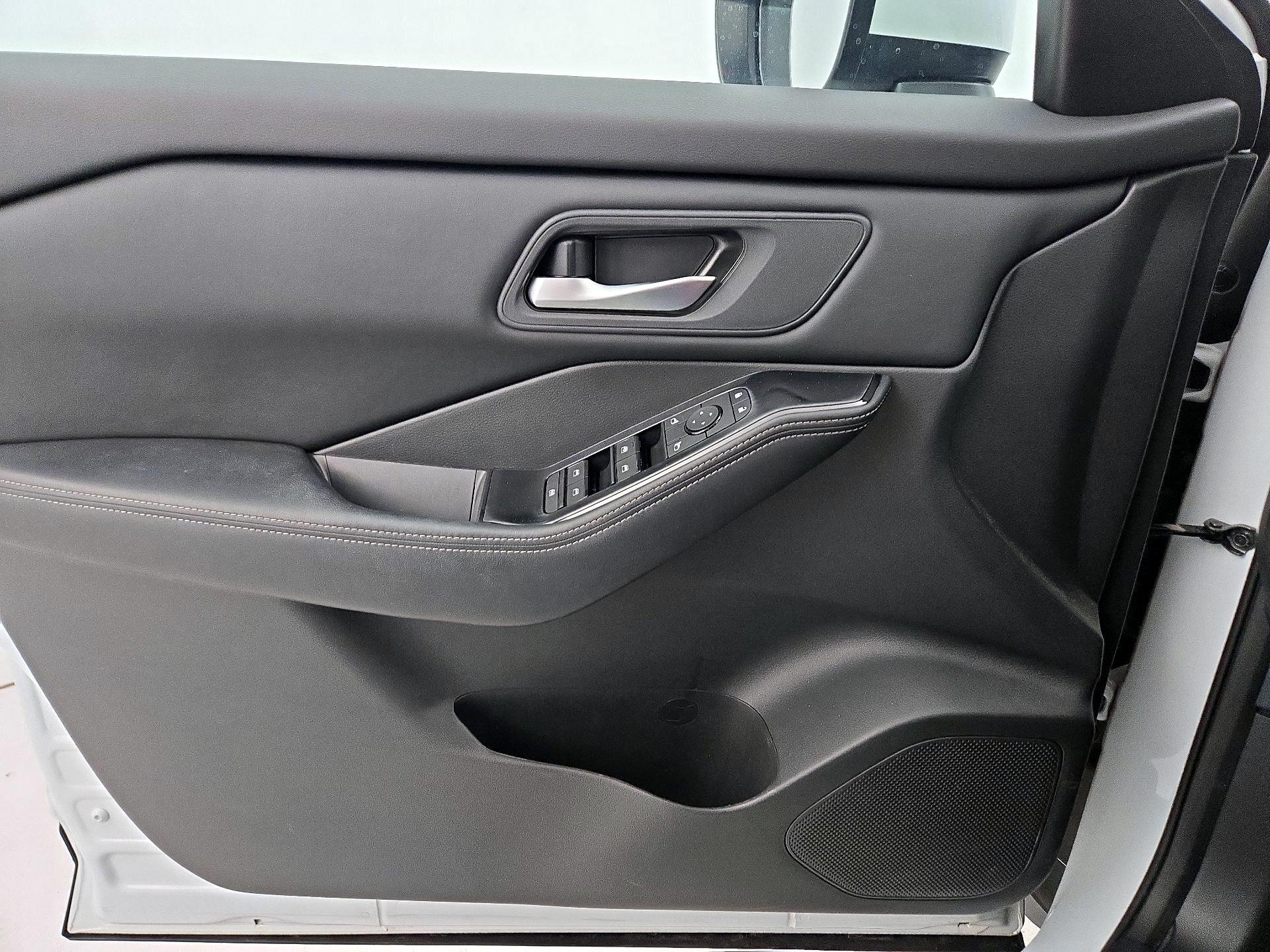 Thumbnail: 2025 Nissan Rogue - 12