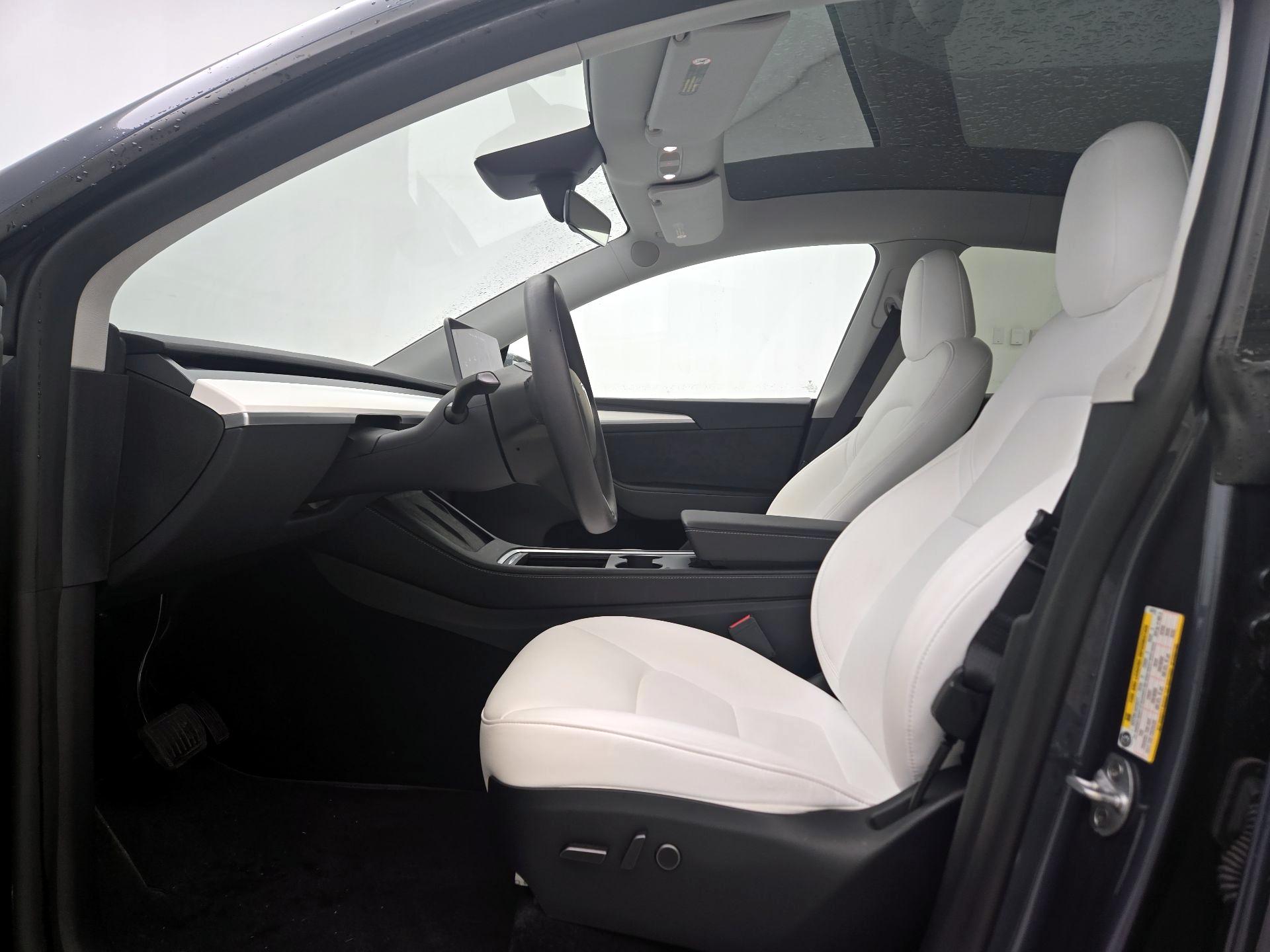 Thumbnail: 2023 Tesla Model Y - 11