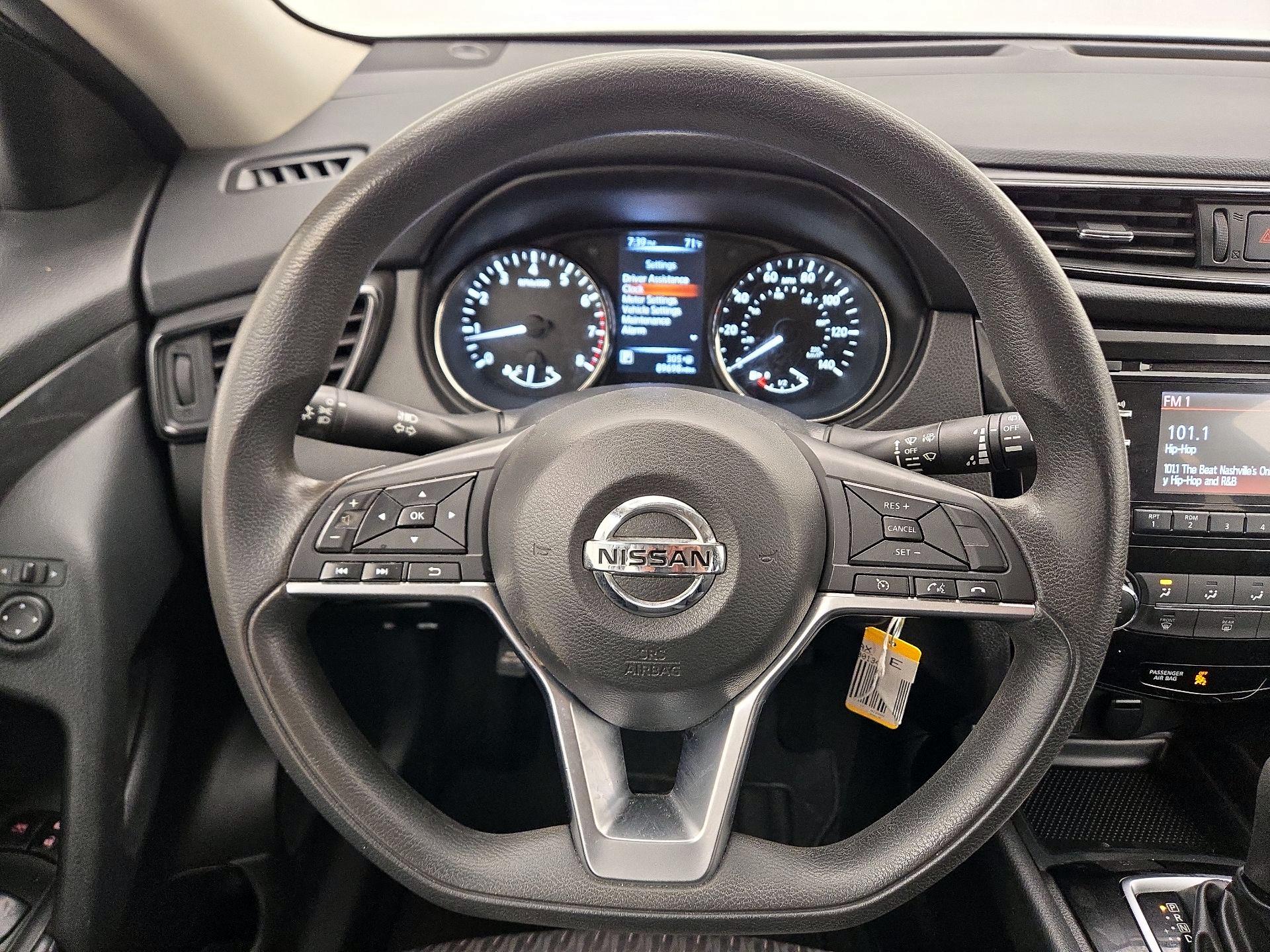 Thumbnail: 2017 Nissan Rogue - 10