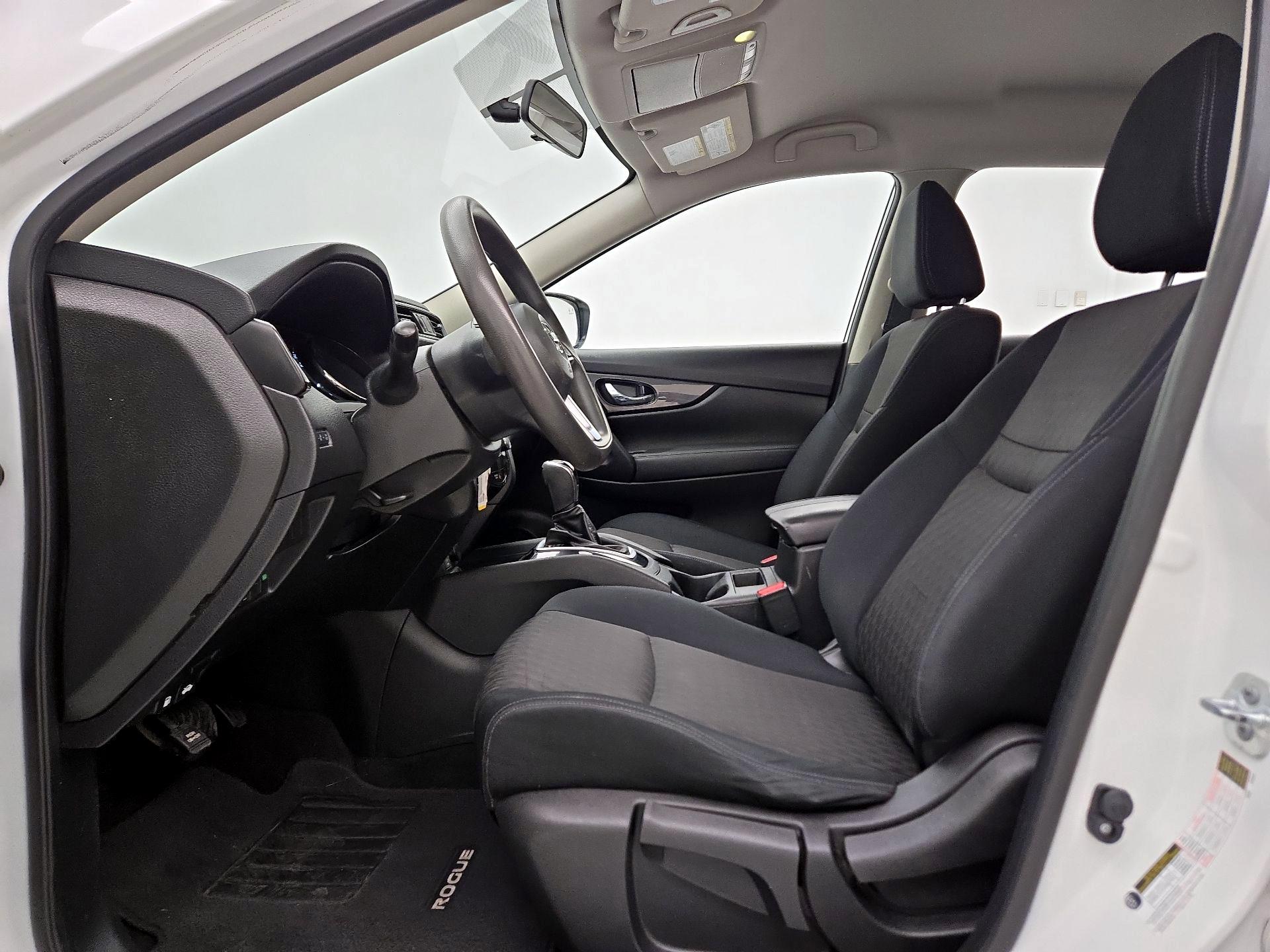 Thumbnail: 2017 Nissan Rogue - 11