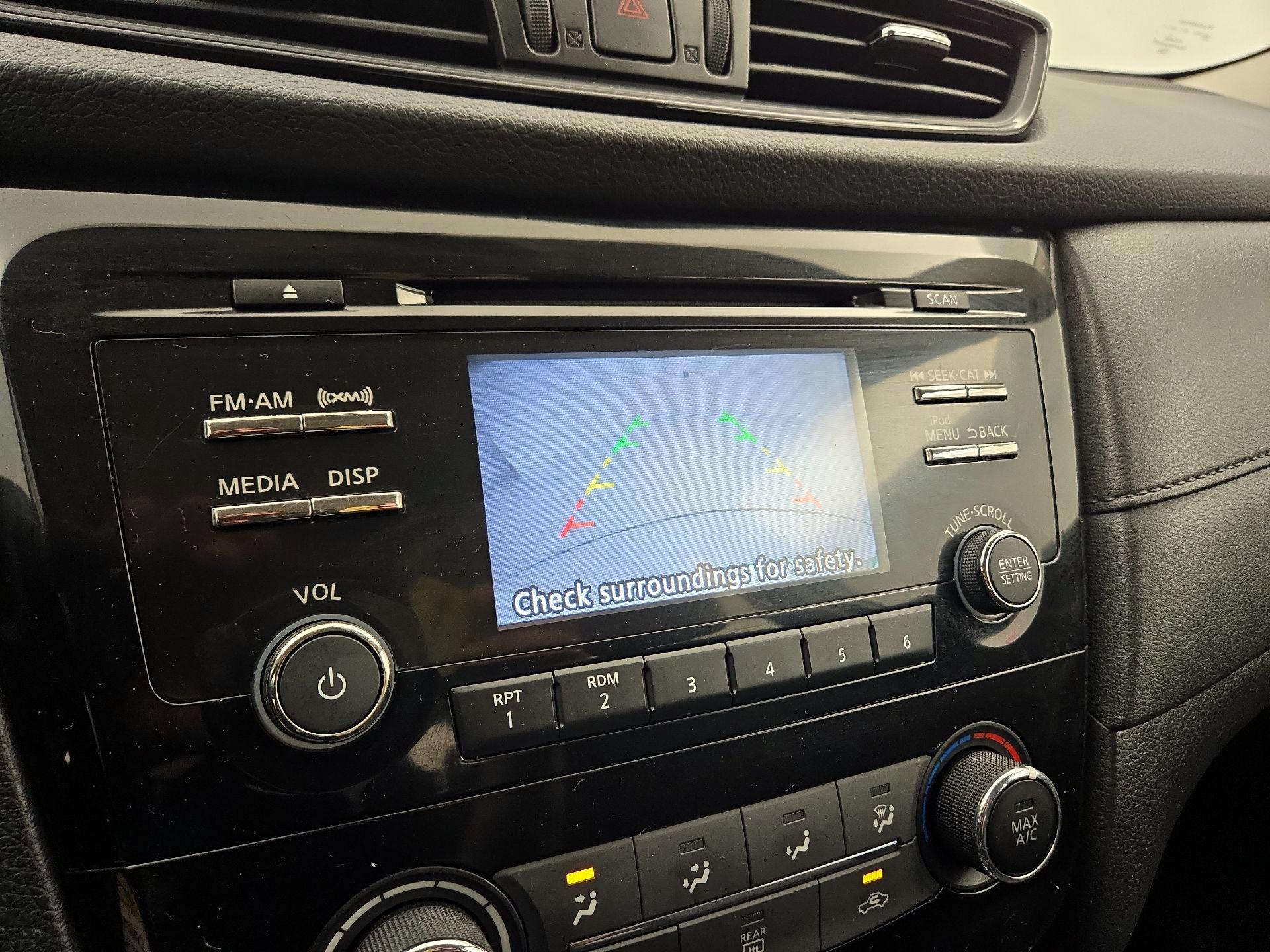 Thumbnail: 2017 Nissan Rogue - 14