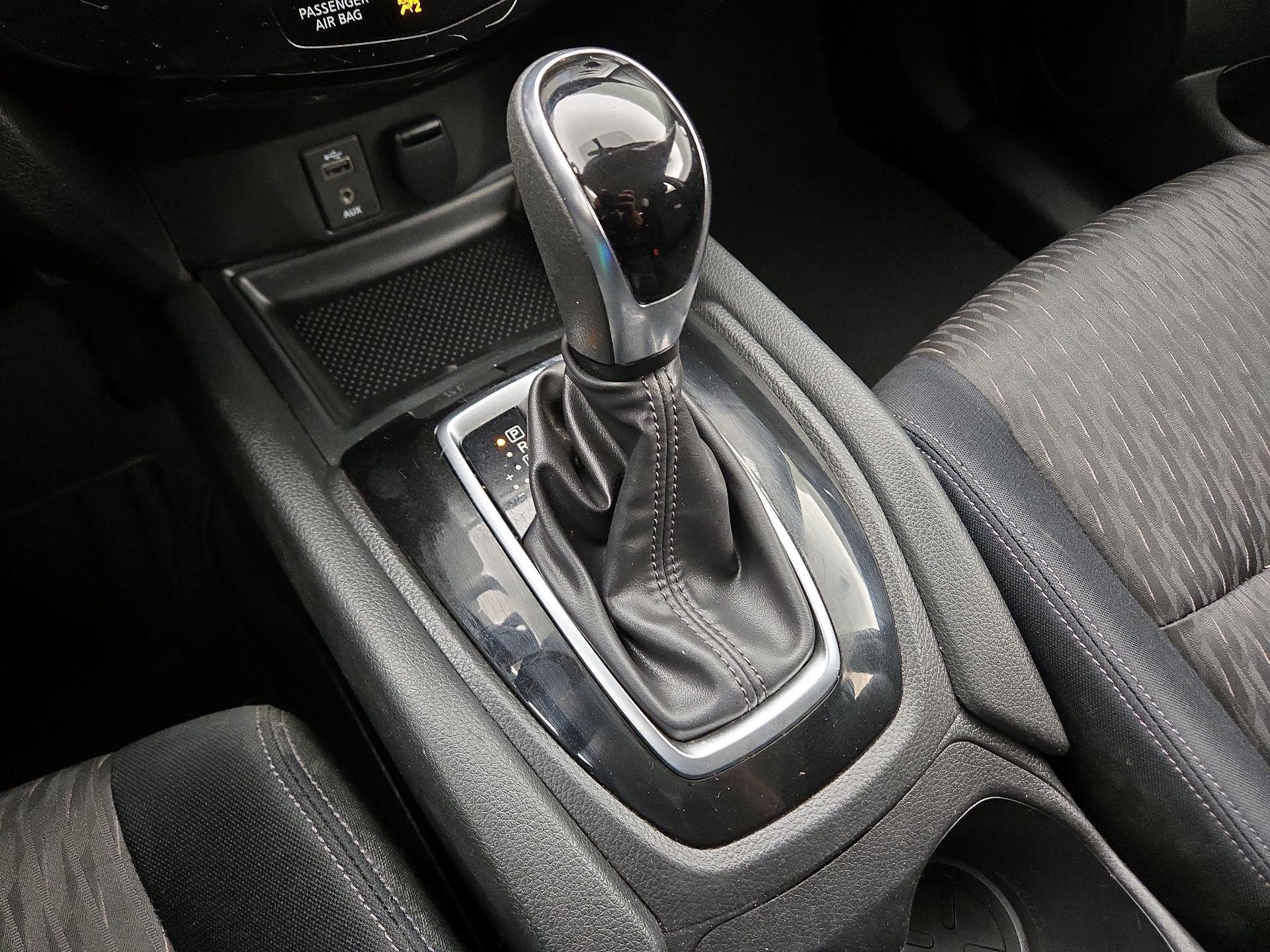 Thumbnail: 2017 Nissan Rogue - 17