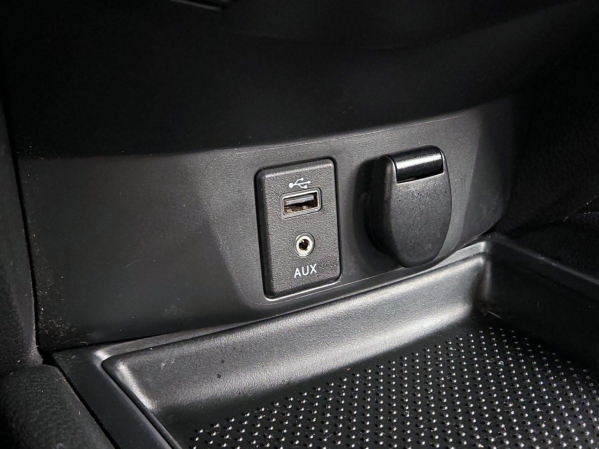 Thumbnail: 2017 Nissan Rogue - 18