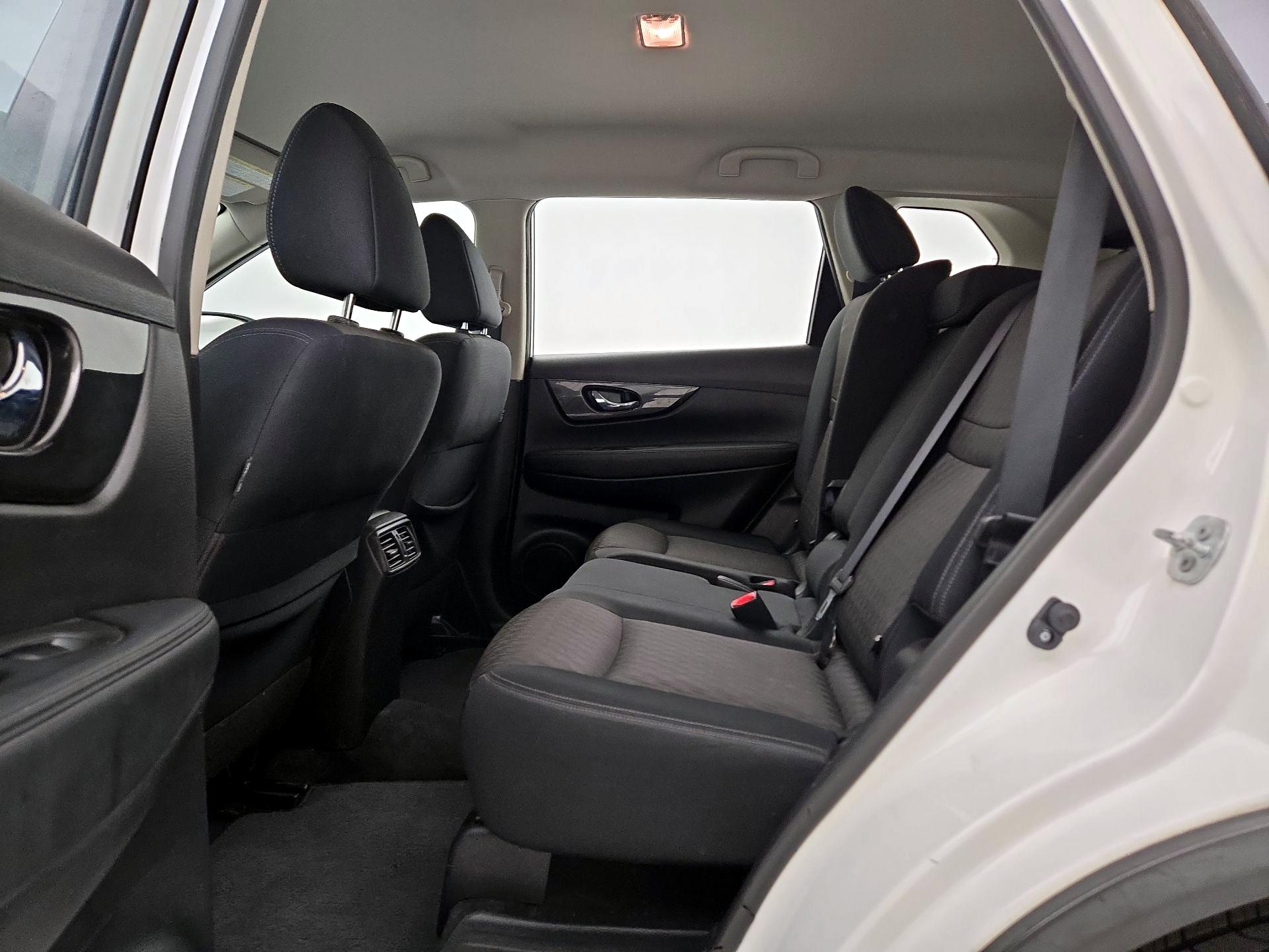 Thumbnail: 2017 Nissan Rogue - 19