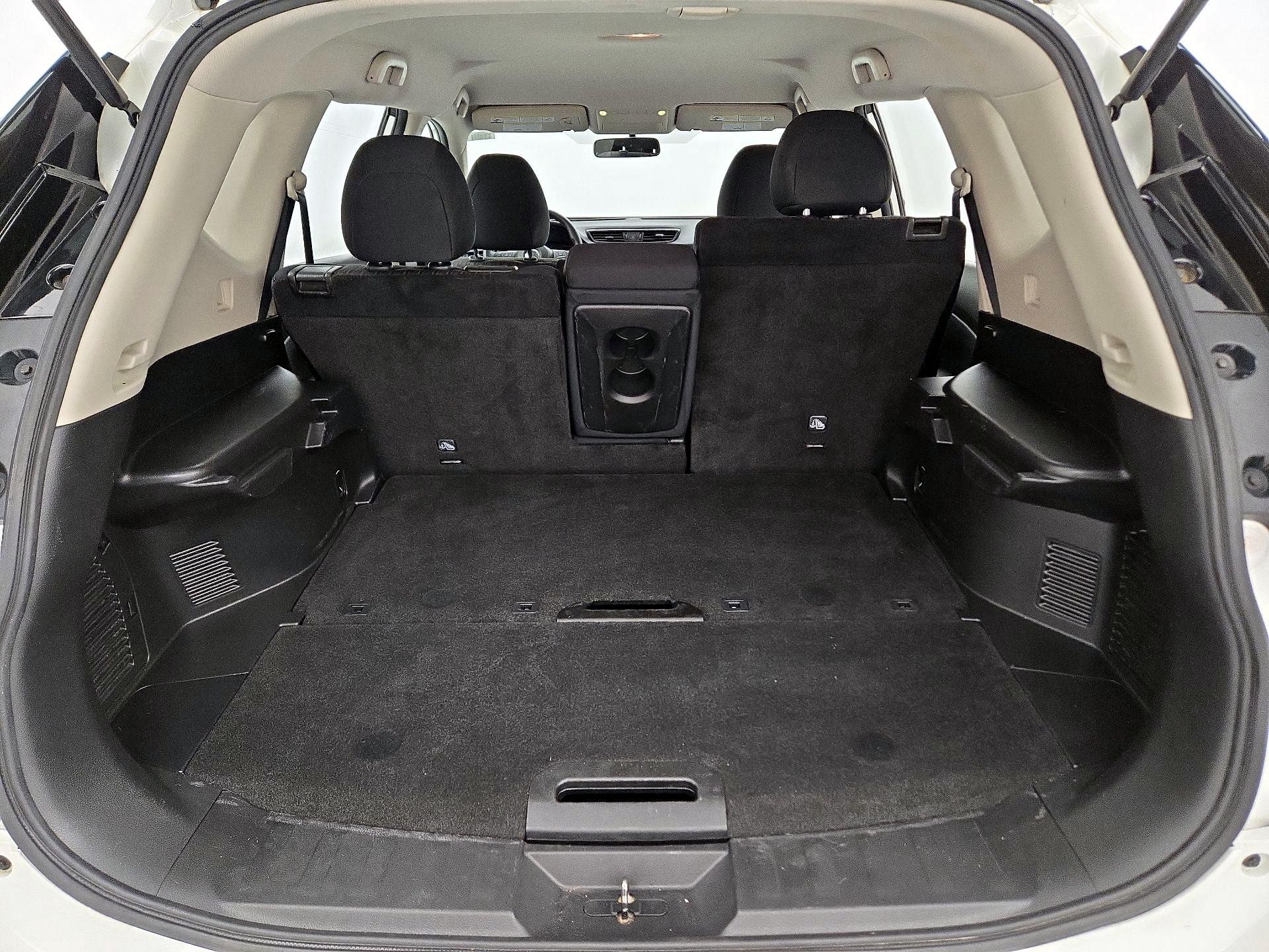 Thumbnail: 2017 Nissan Rogue - 20