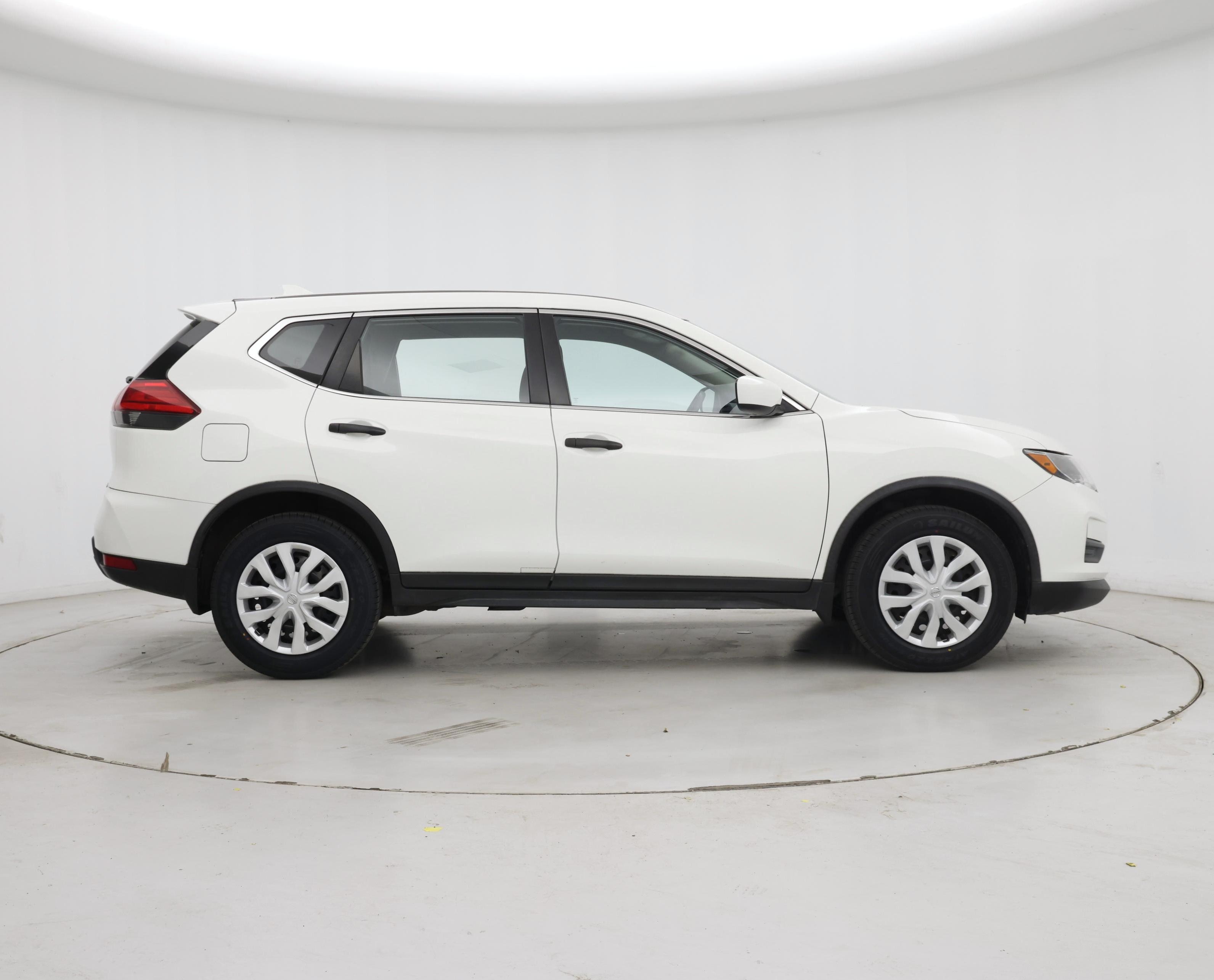 Thumbnail: 2017 Nissan Rogue - 7