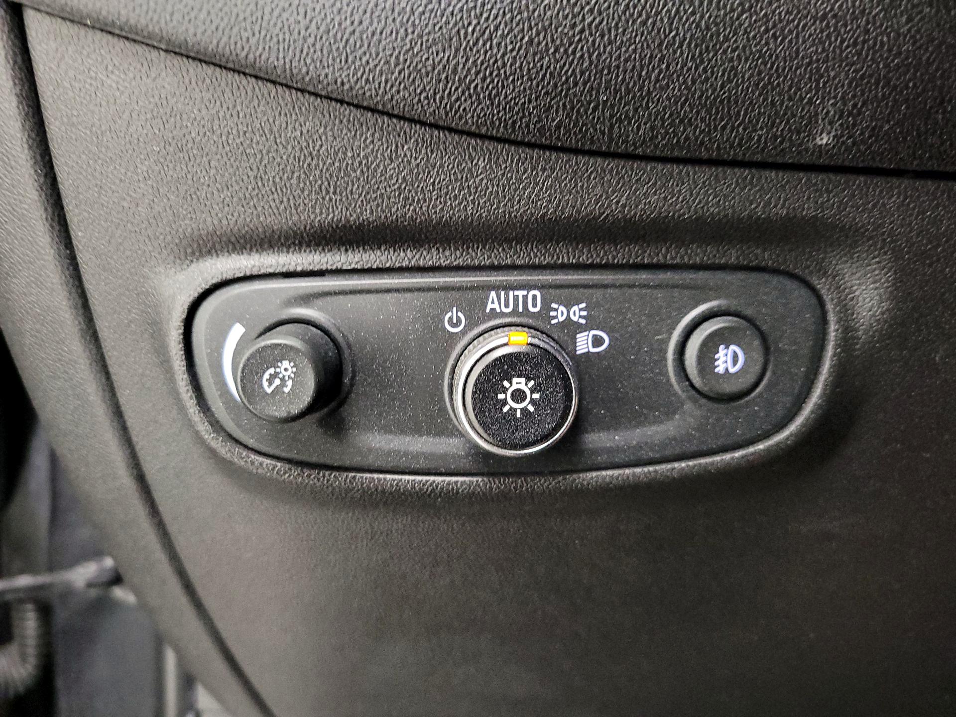 Thumbnail: 2020 Chevrolet Equinox - 13