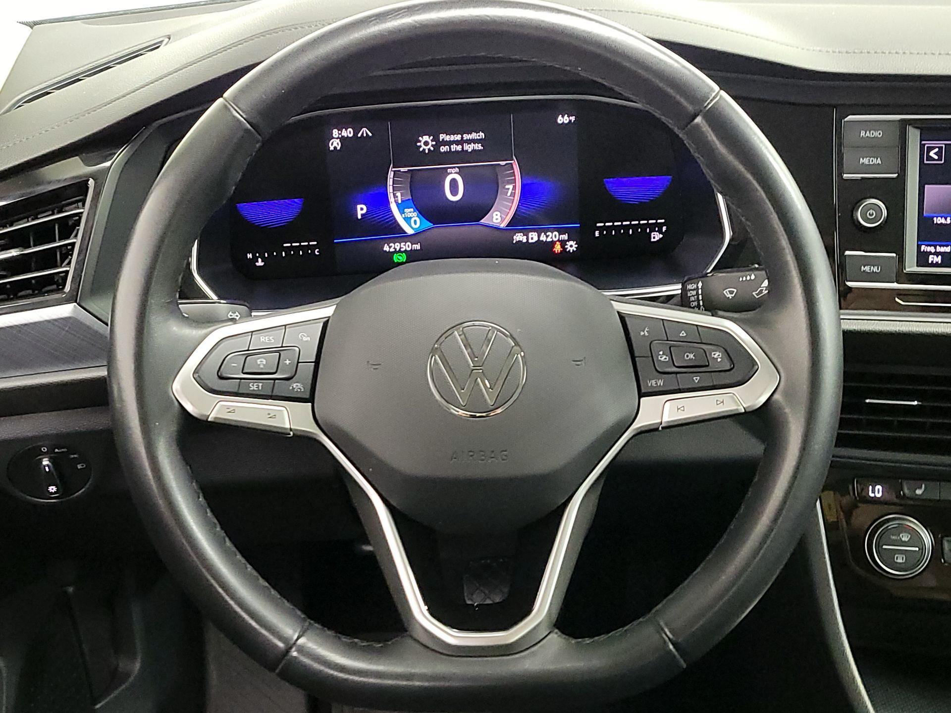 Thumbnail: 2023 Volkswagen Jetta - 10