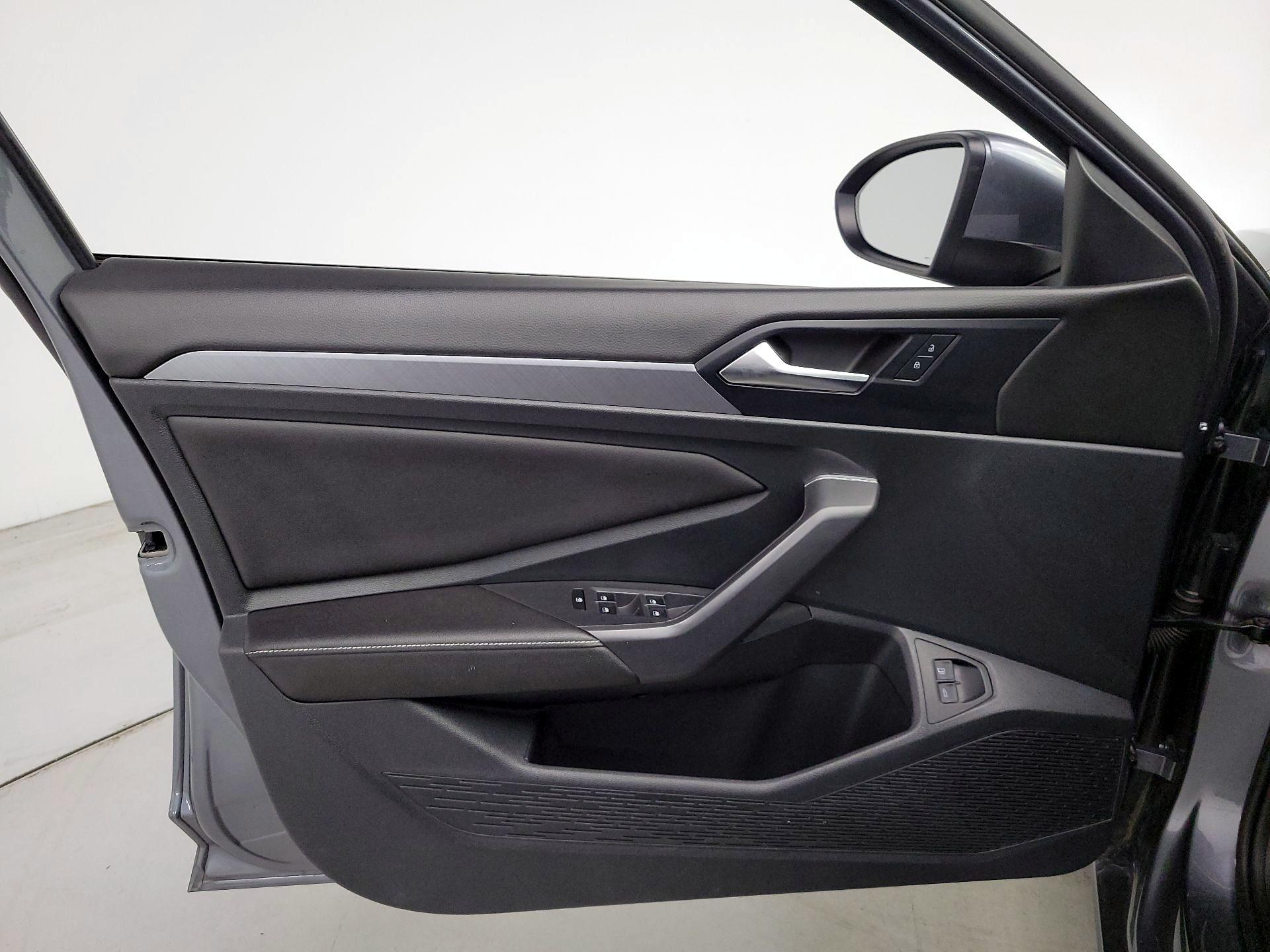 Thumbnail: 2023 Volkswagen Jetta - 12