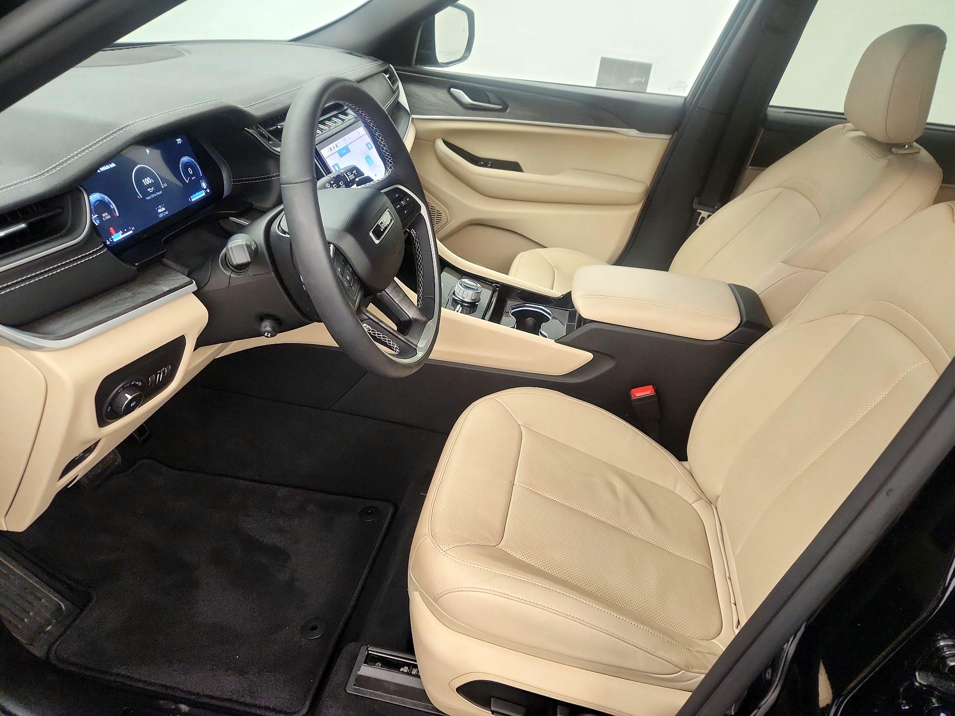 Thumbnail: 2023 Jeep Grand Cherokee - 11