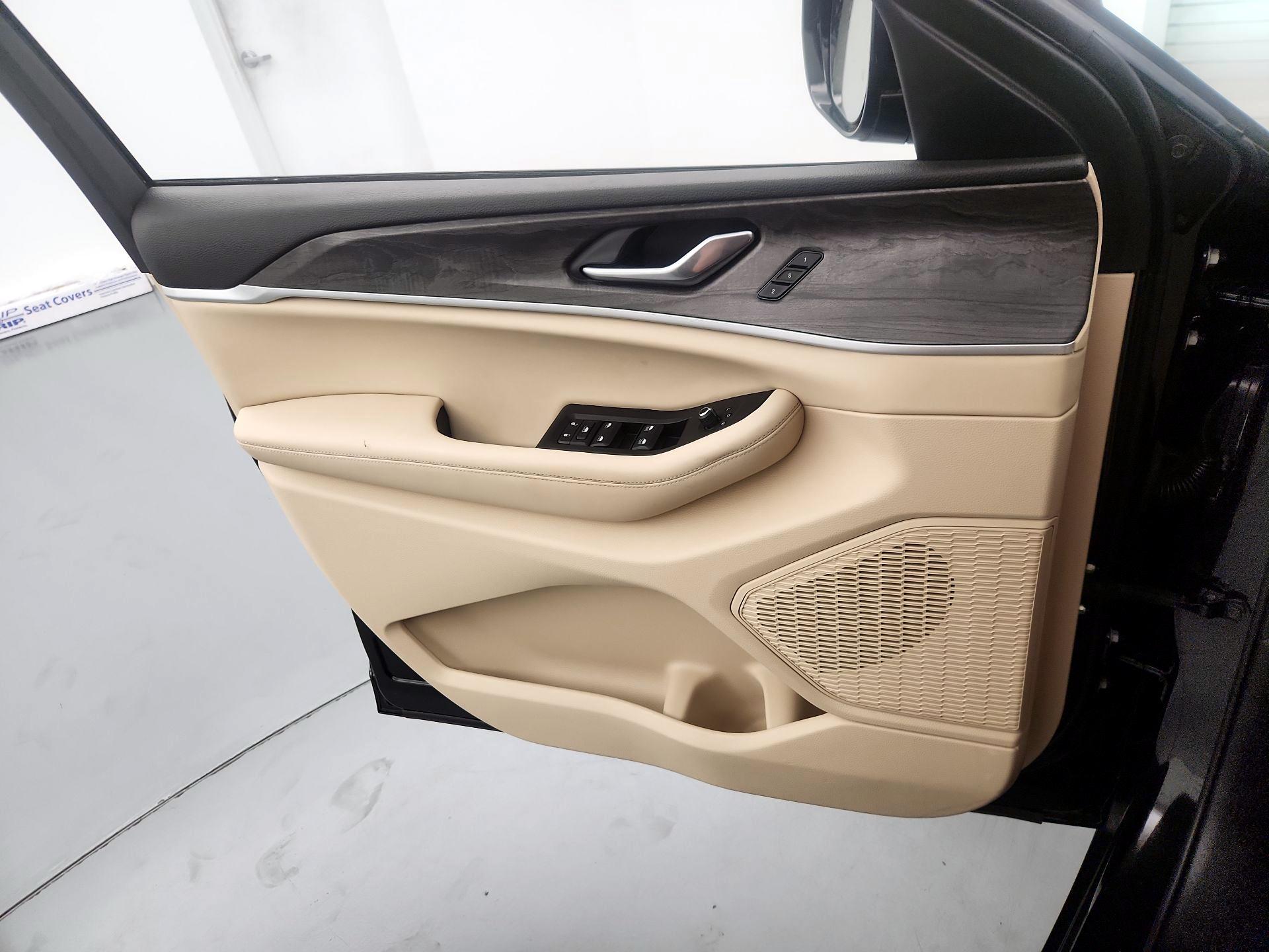 Thumbnail: 2023 Jeep Grand Cherokee - 12