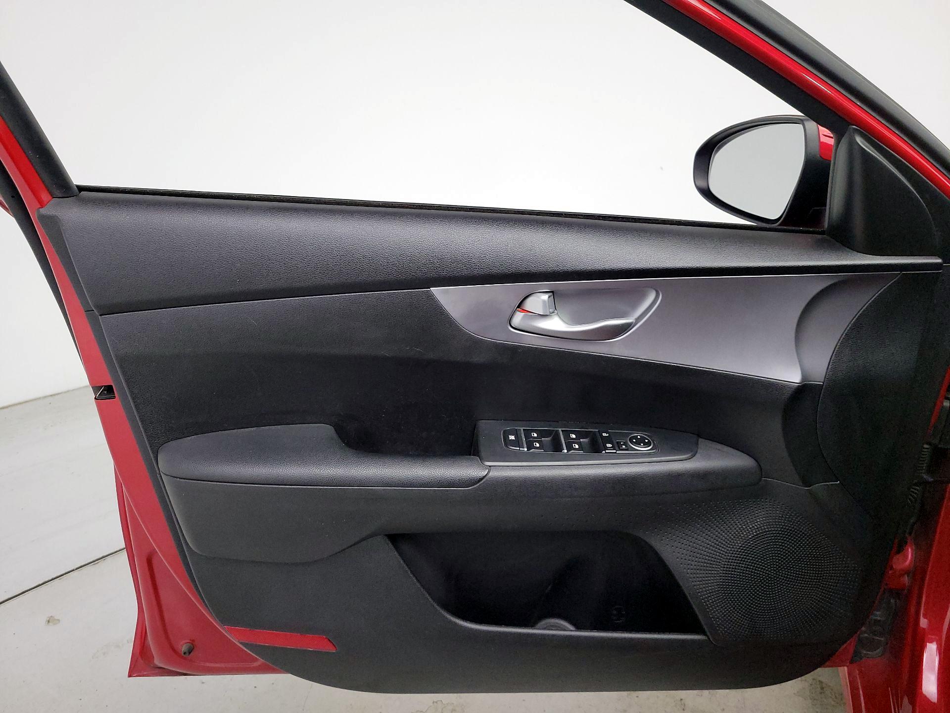 Thumbnail: 2023 Kia Forte - 12