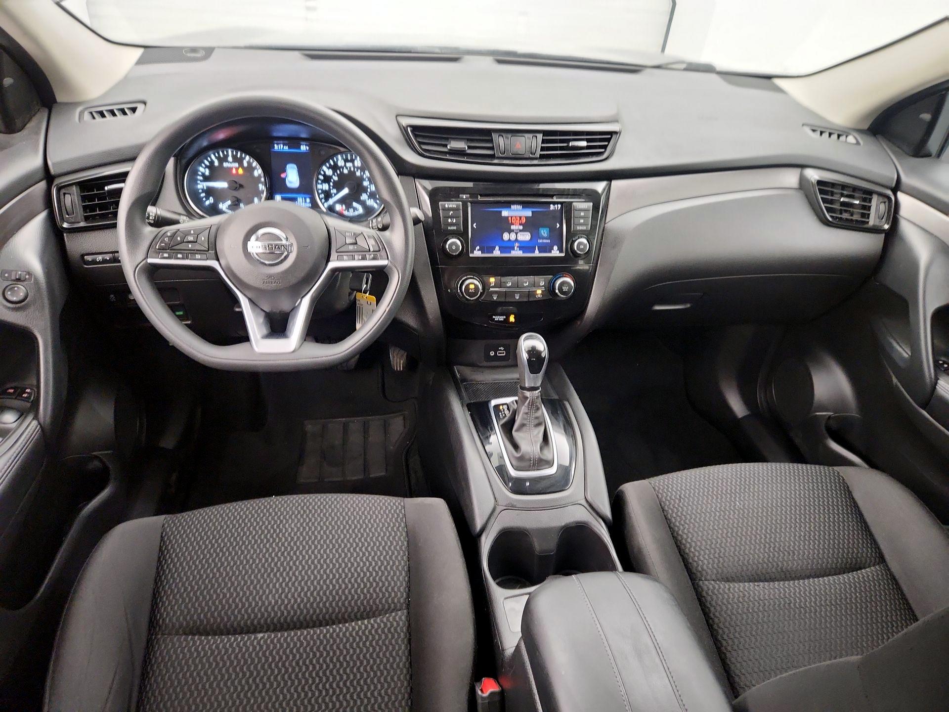 Thumbnail: 2020 Nissan Rogue Sport - 9