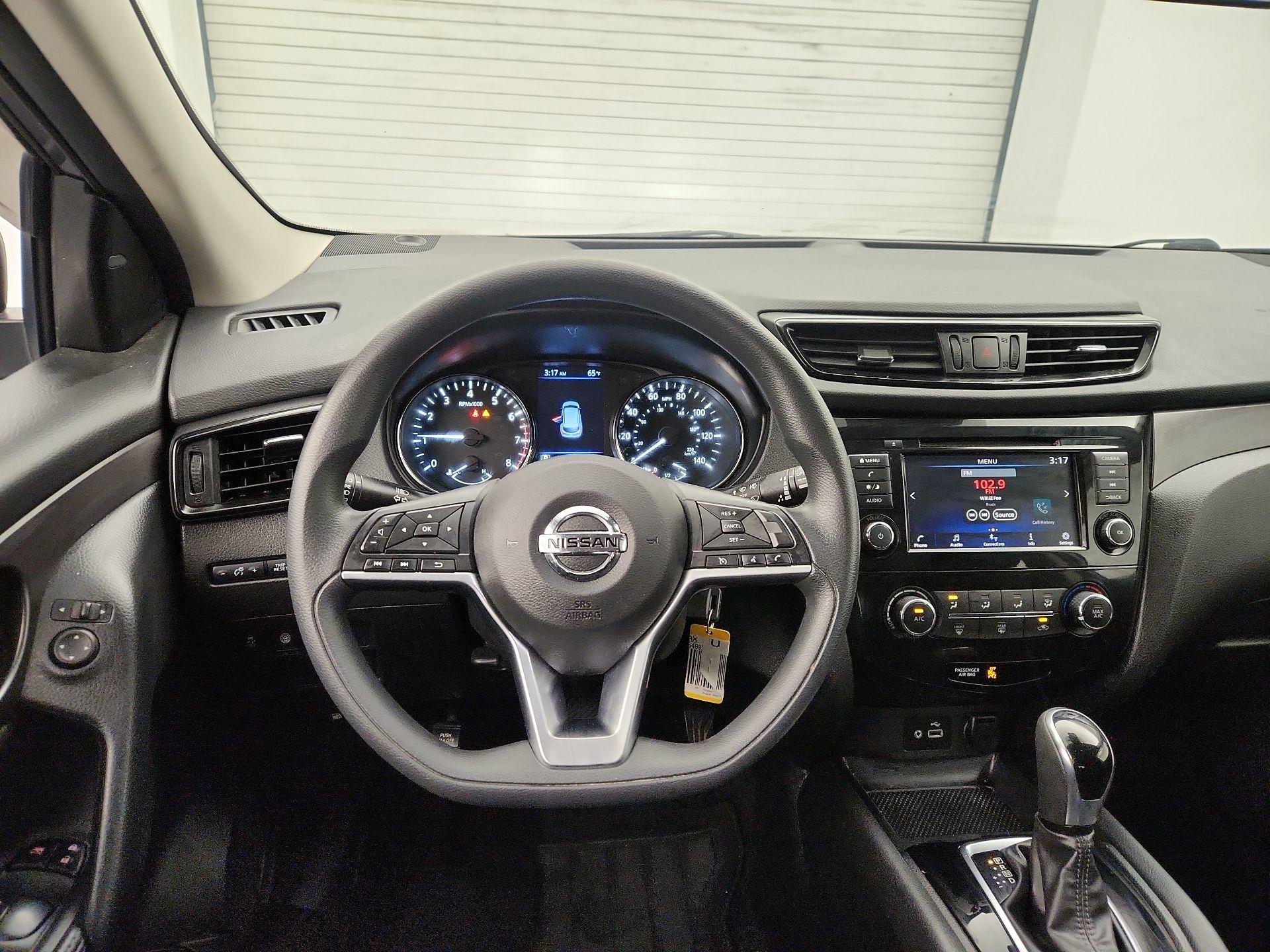Thumbnail: 2020 Nissan Rogue Sport - 10