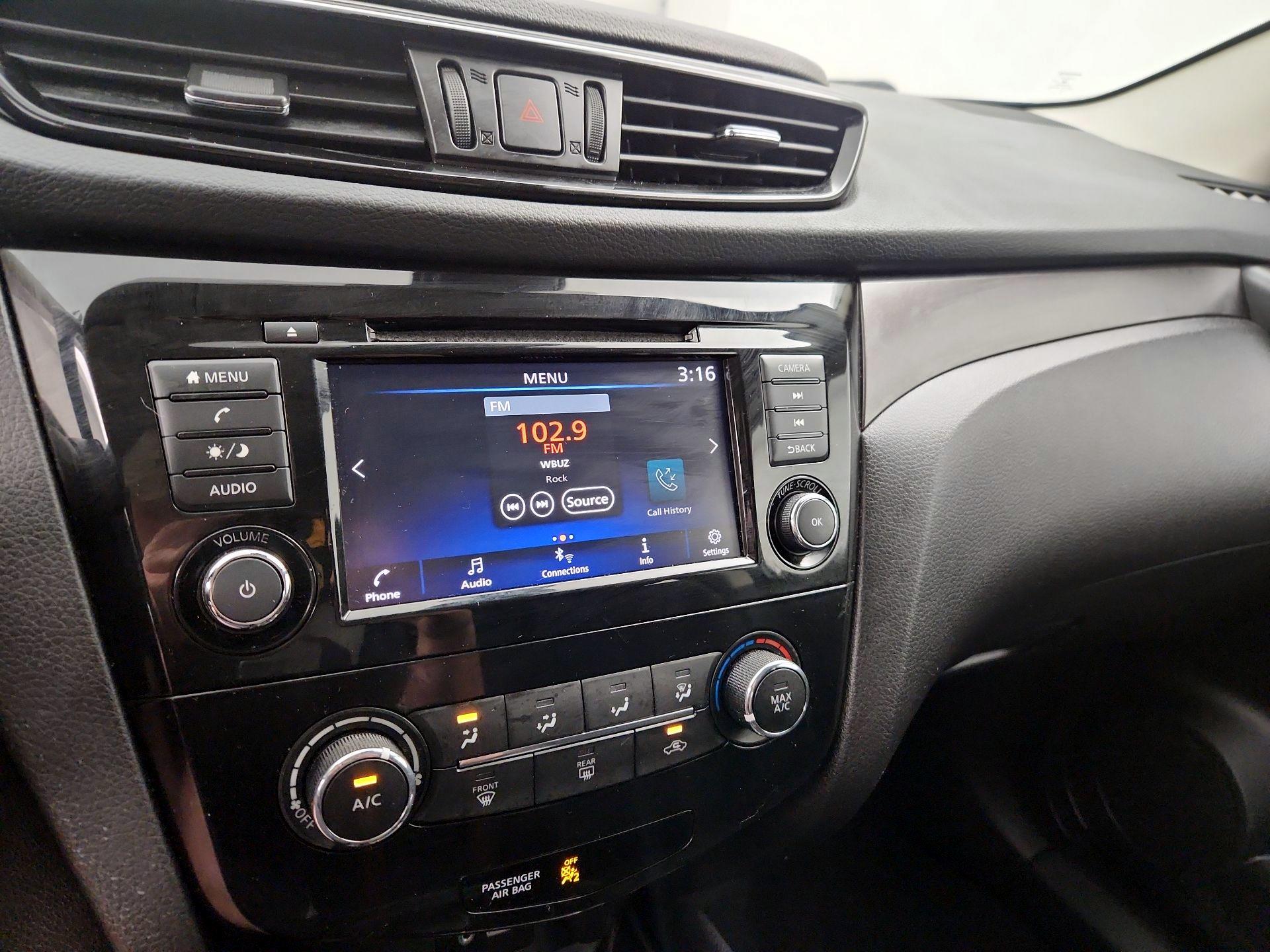 Thumbnail: 2020 Nissan Rogue Sport - 15