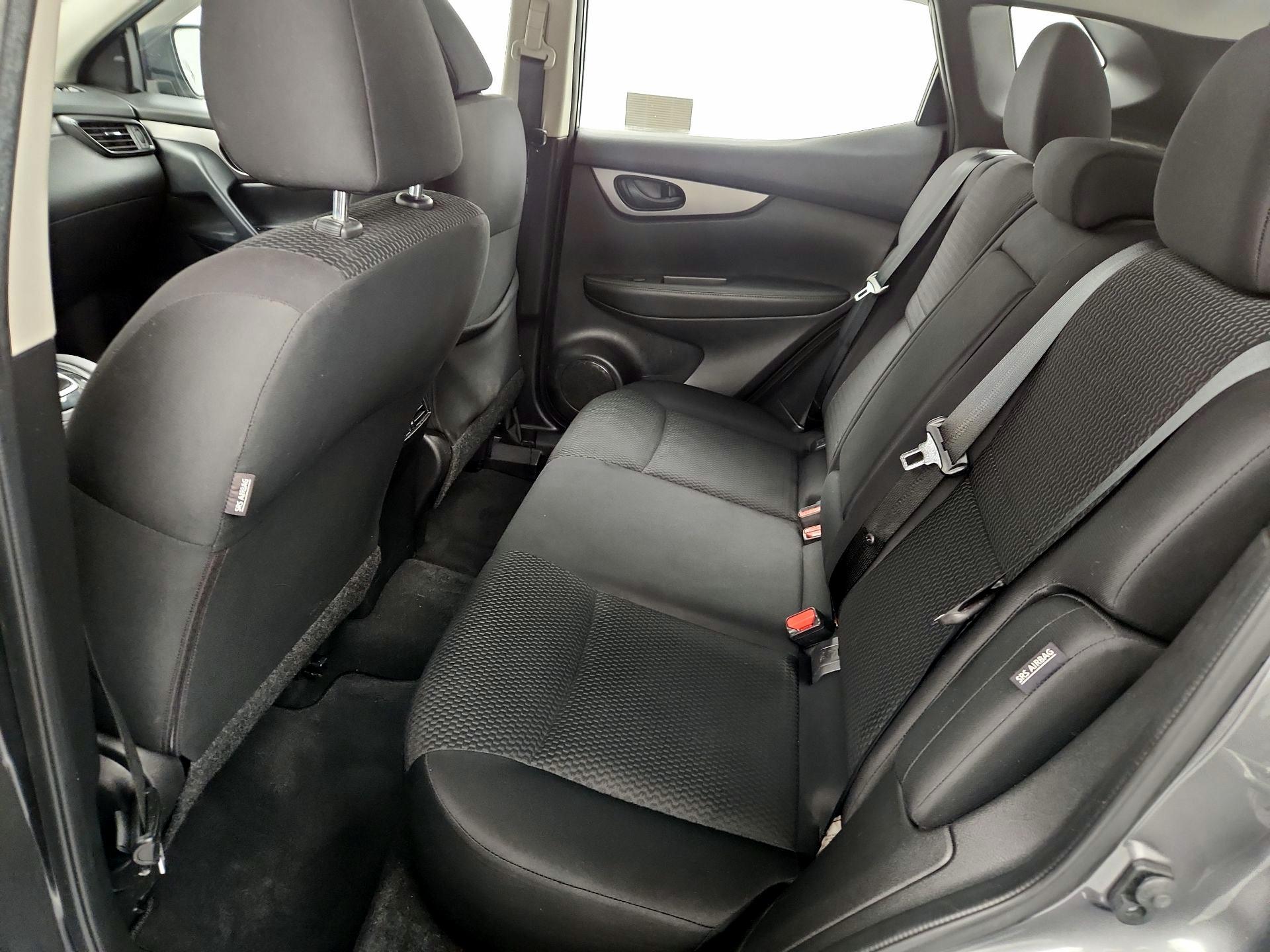 Thumbnail: 2020 Nissan Rogue Sport - 19