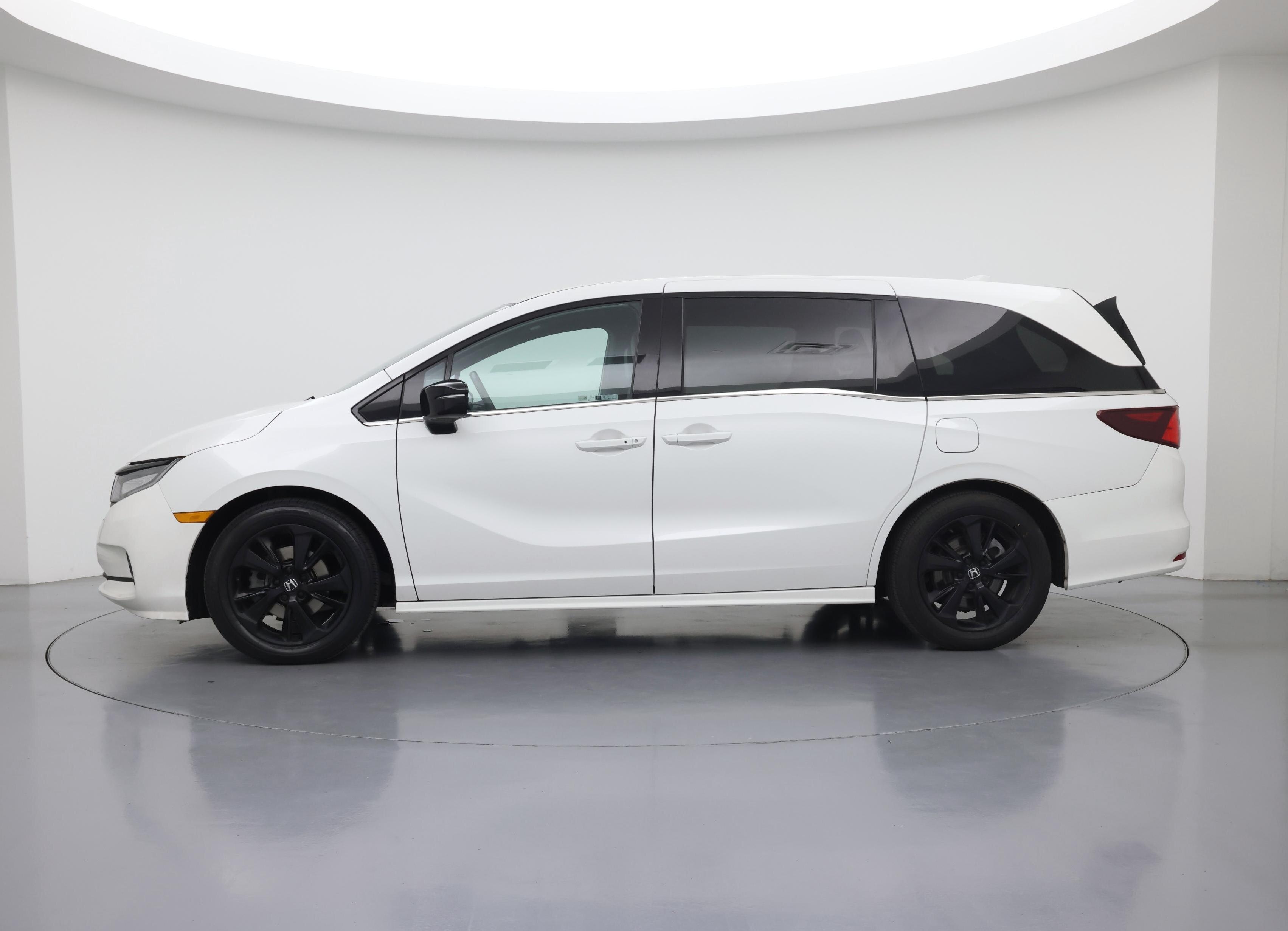 Thumbnail: 2023 Honda Odyssey - 3