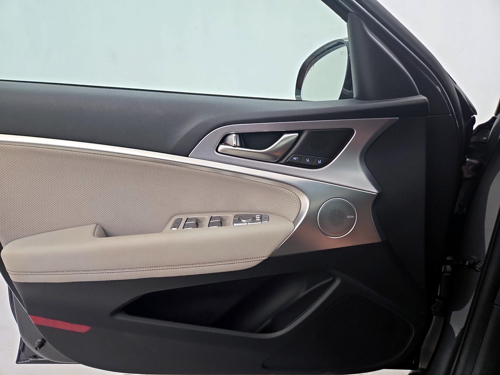 Thumbnail: 2021 Genesis G70 - 12