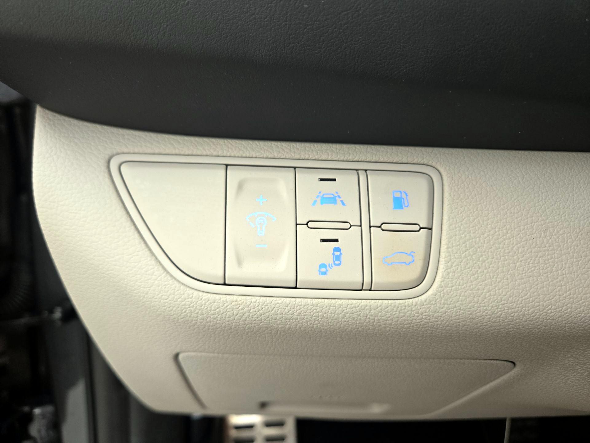 Thumbnail: 2021 Genesis G70 - 13